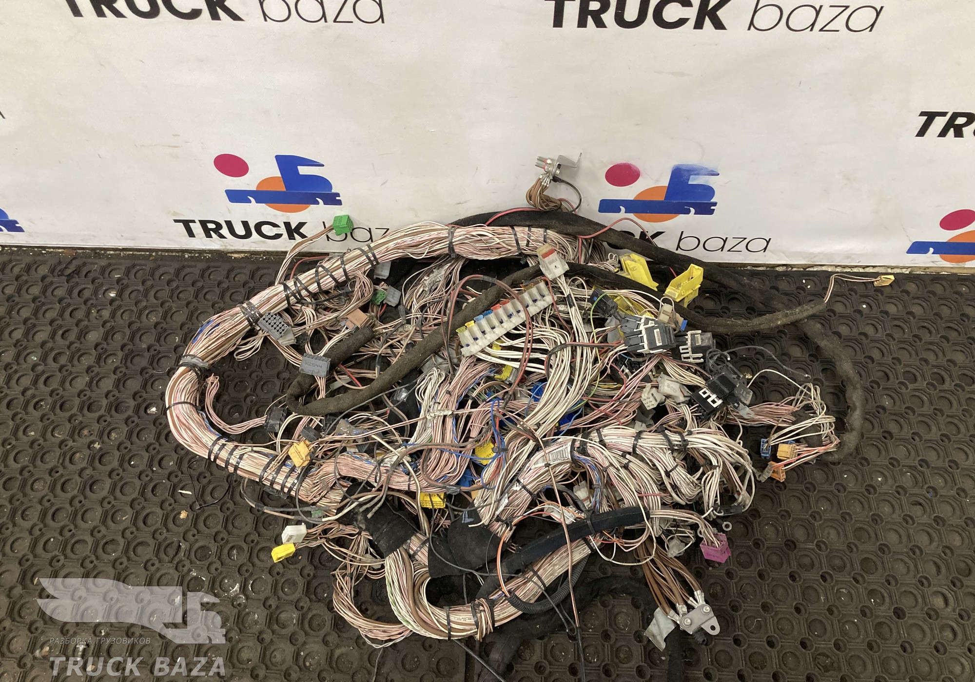 81254586221 Проводка кабины основная для Man TGS II (с 2012)