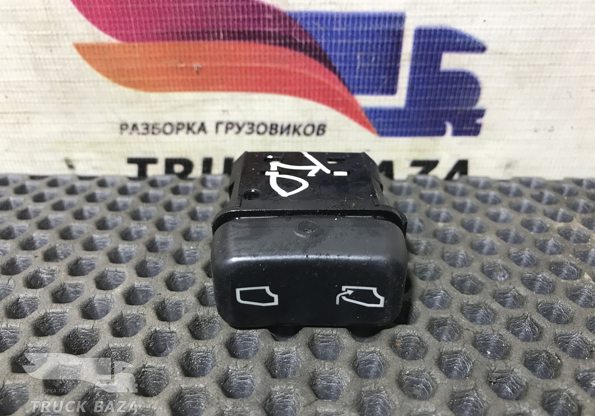 0035456807 Кнопка люка для Mercedes-Benz Axor I (с 2001 по 2004)