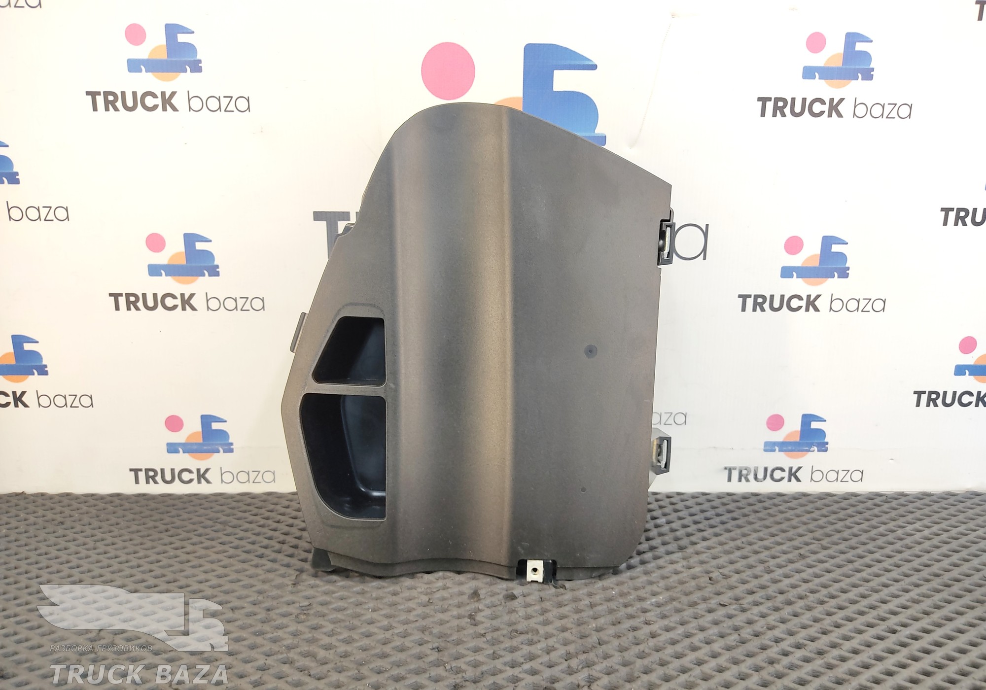 81617016353 Накладка на торпедо правая для Man TGL