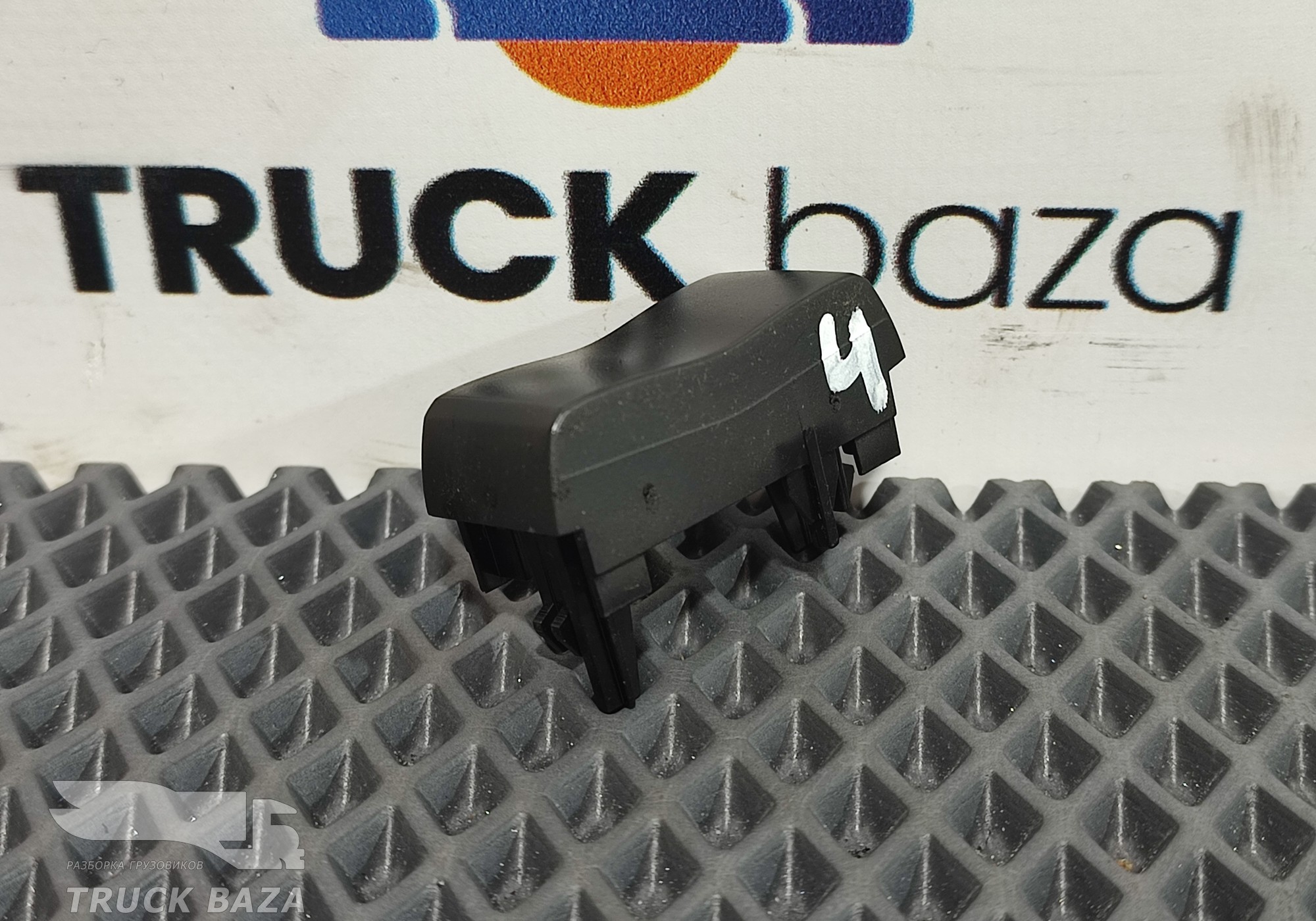 2258466 Заглушка кнопки для Scania 6-series R (с 2016)