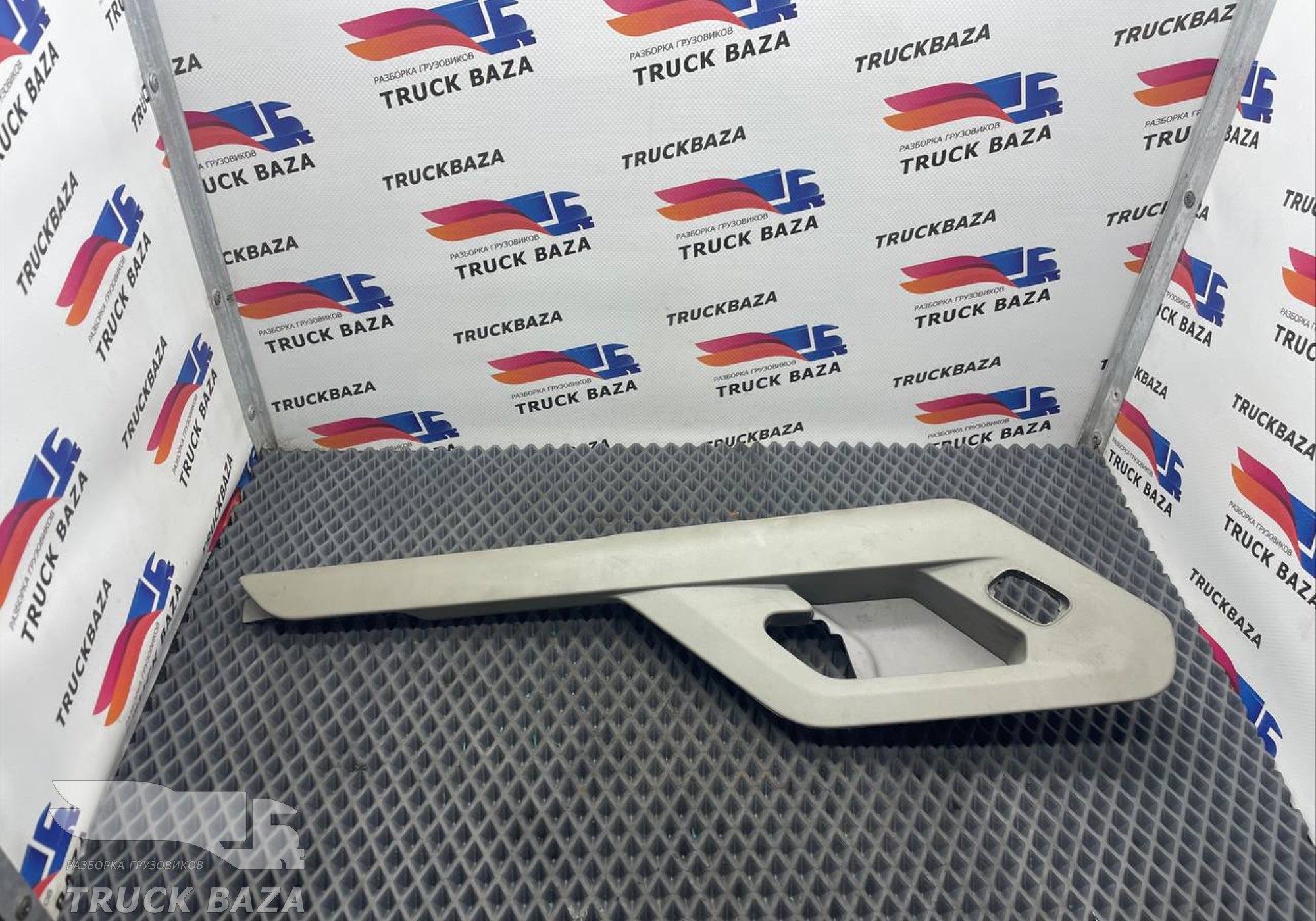 JC46E237B33ADW Накладка салона для Ford F-MAX (с 2018)