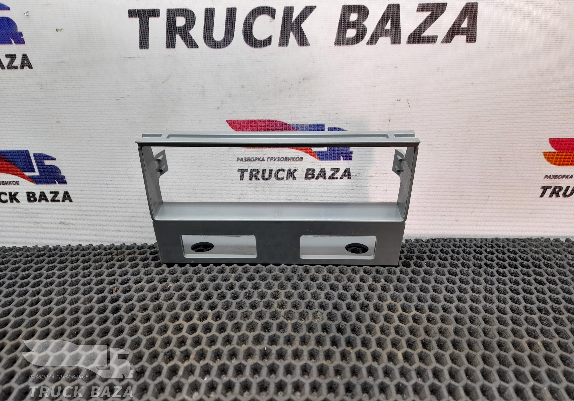 54908213182 Накладка панели приборов для Mercedes-Benz Axor II (с 2004 по 2010)