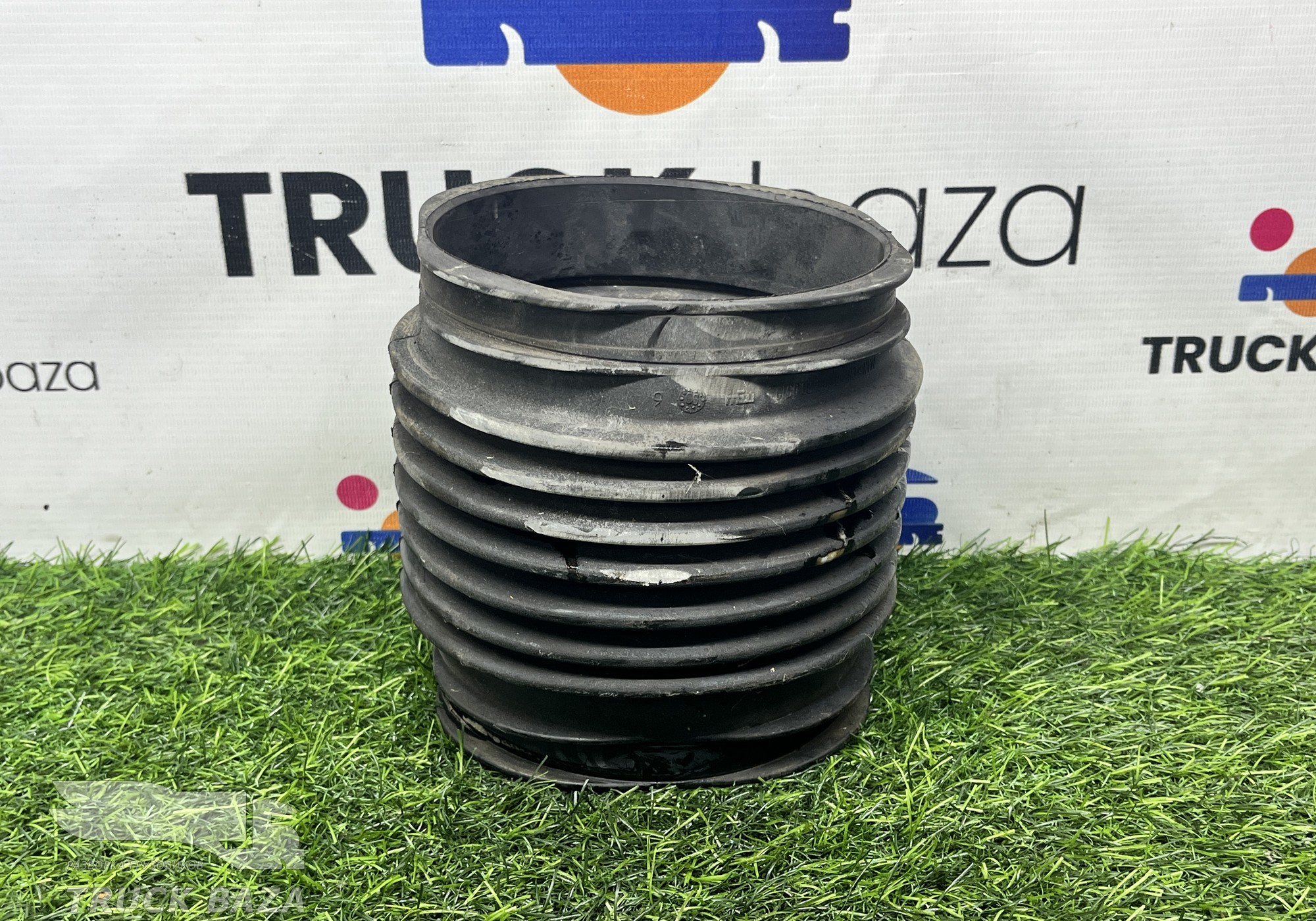 81964200519 Патрубок воздушного фильтра