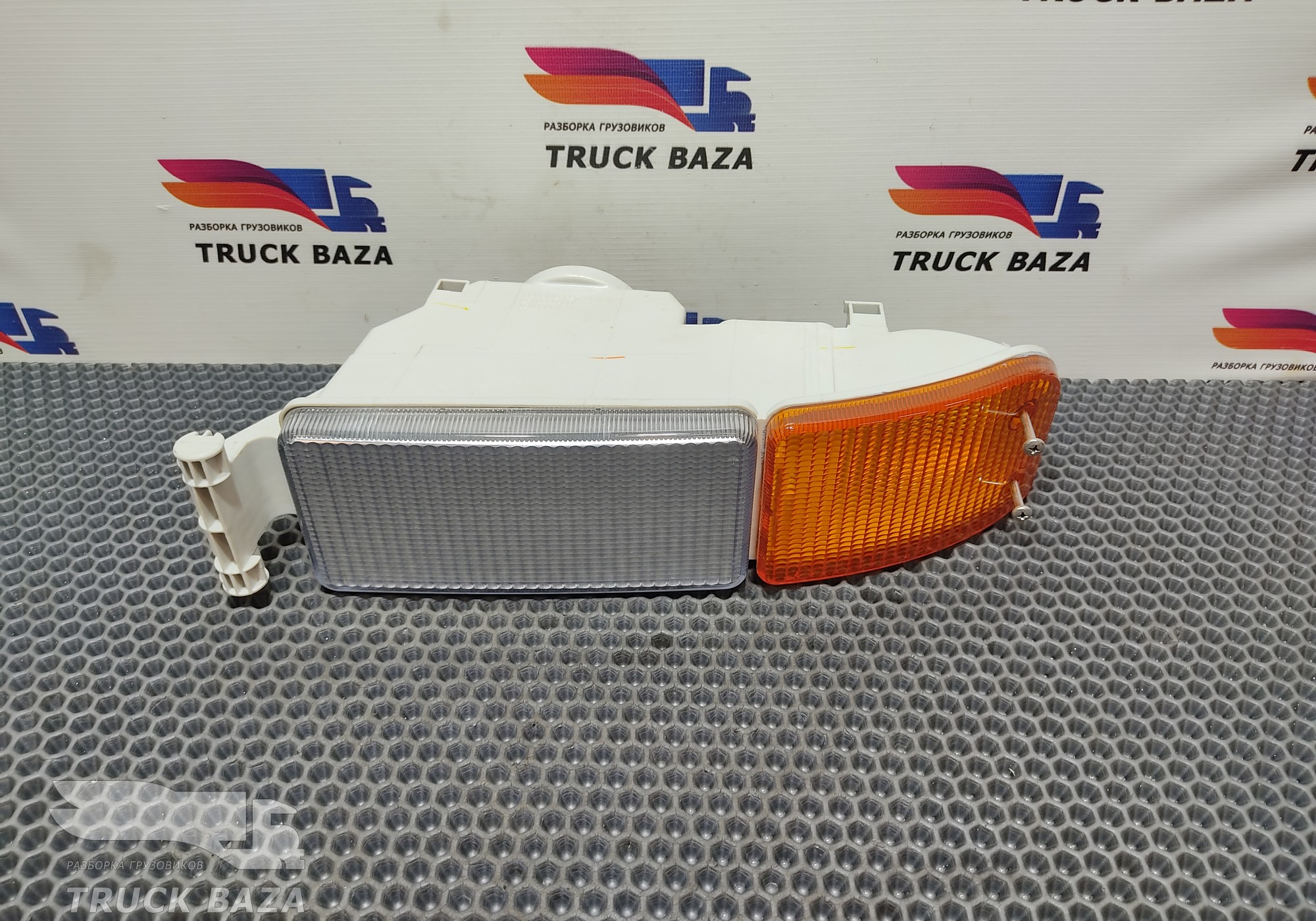 81253206090 Фара противотуманная правая для Man TGS I (с 2007)