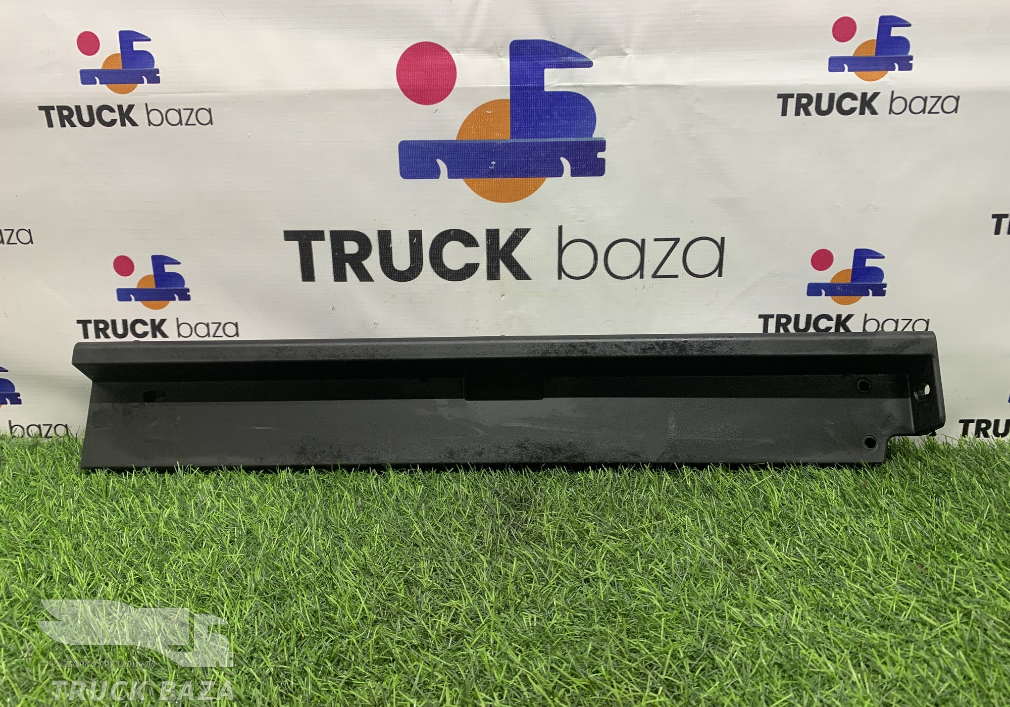 1845781 Накладка под спальником для Daf XF106 (с 2012)