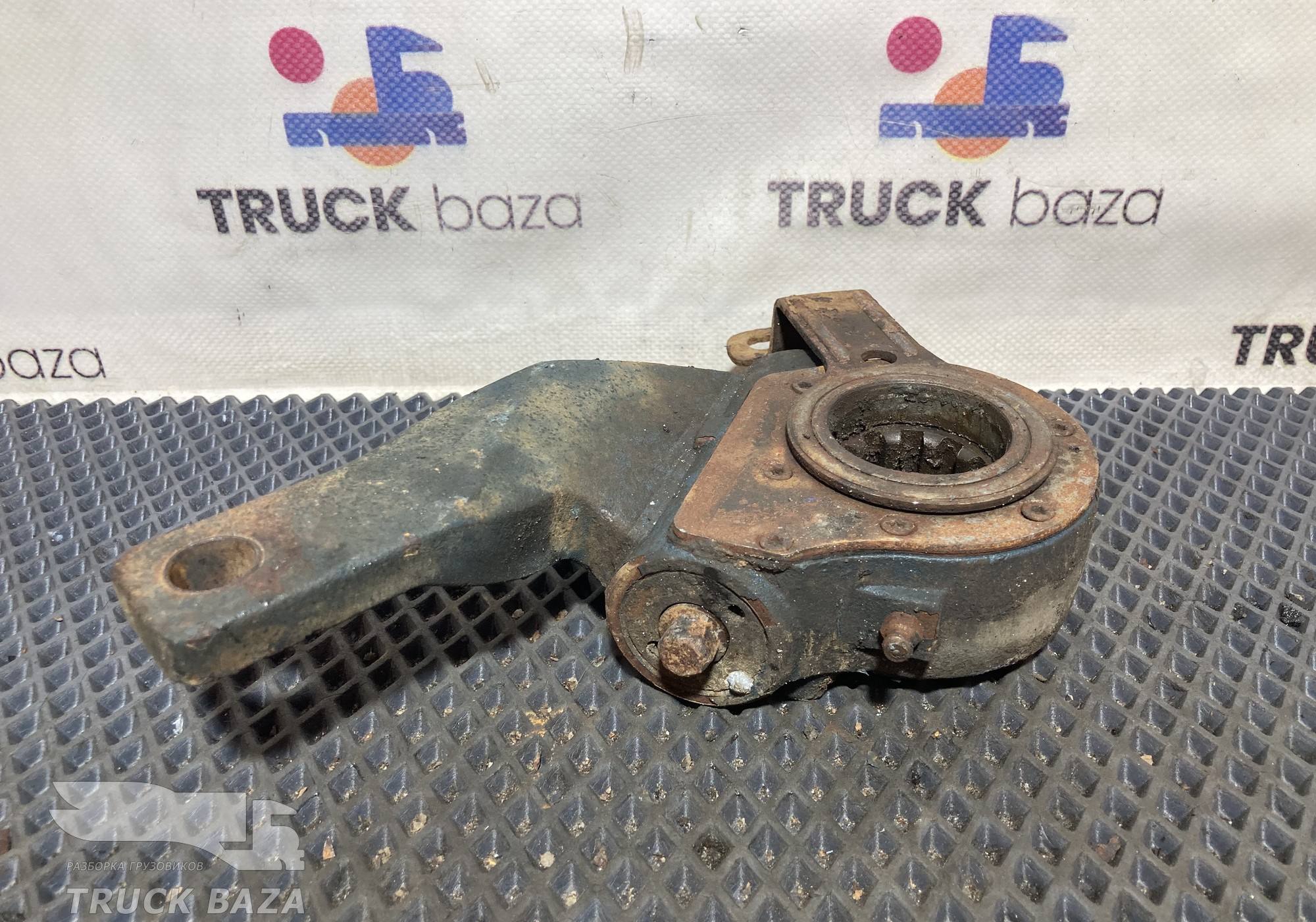 2009819 Трещетка тормозная левая