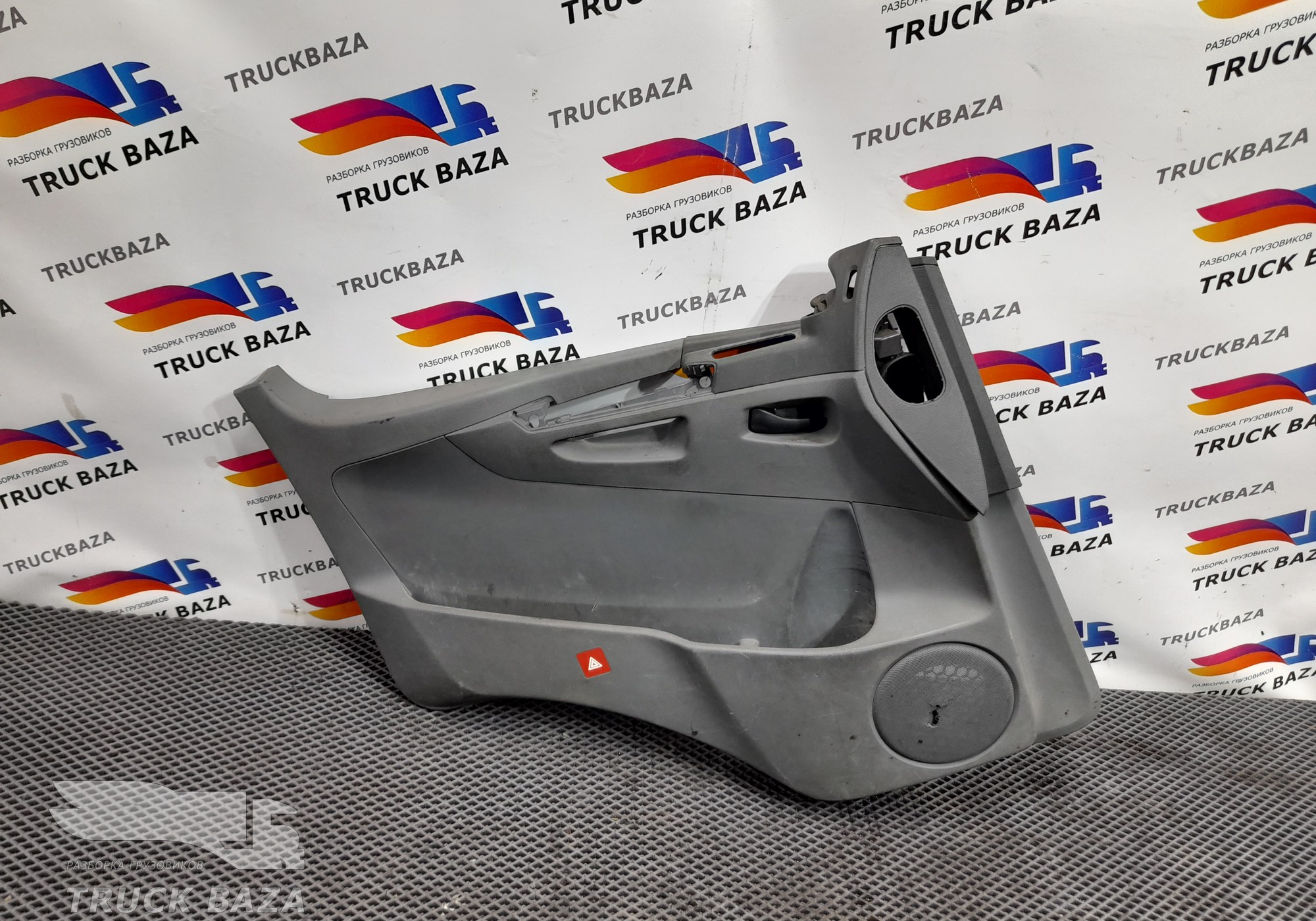 9407200970 Обшивка двери левая для Mercedes-Benz Axor II (с 2004 по 2010)