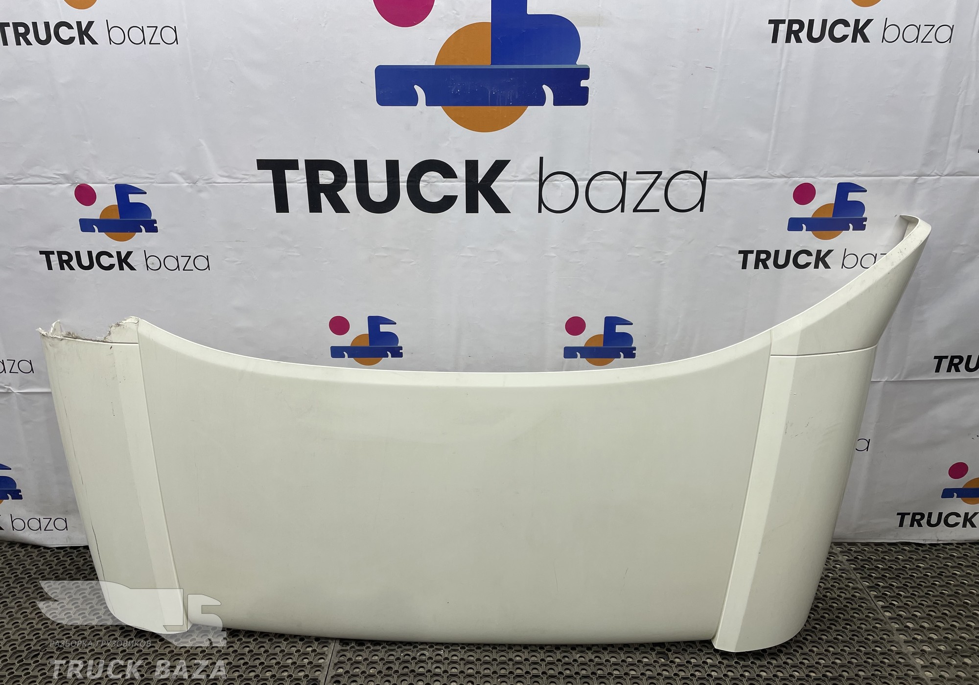 1875237 Спойлер кабины верхний