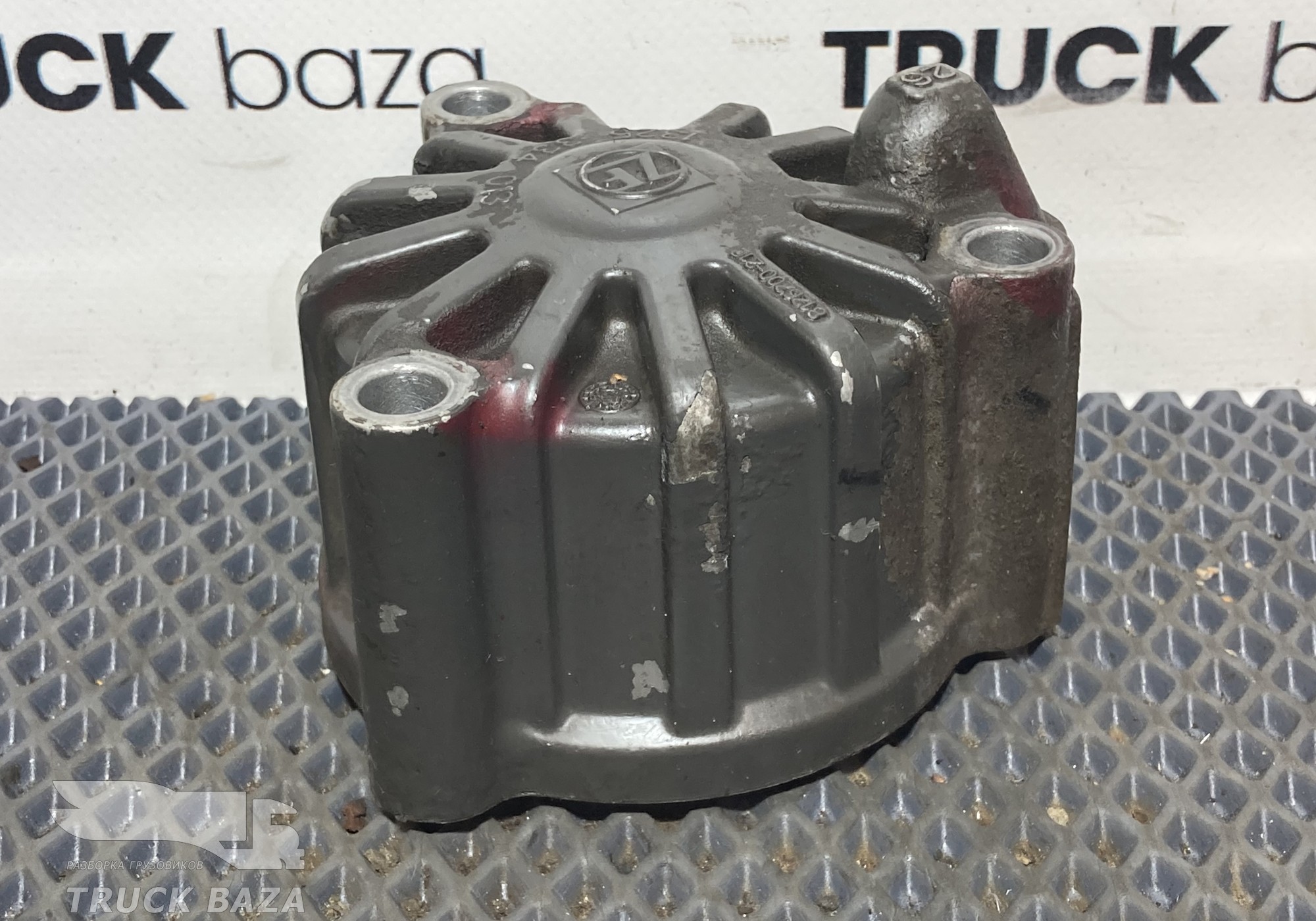 1325334013 Крышка цилиндра КПП ZF для Iveco Stralis