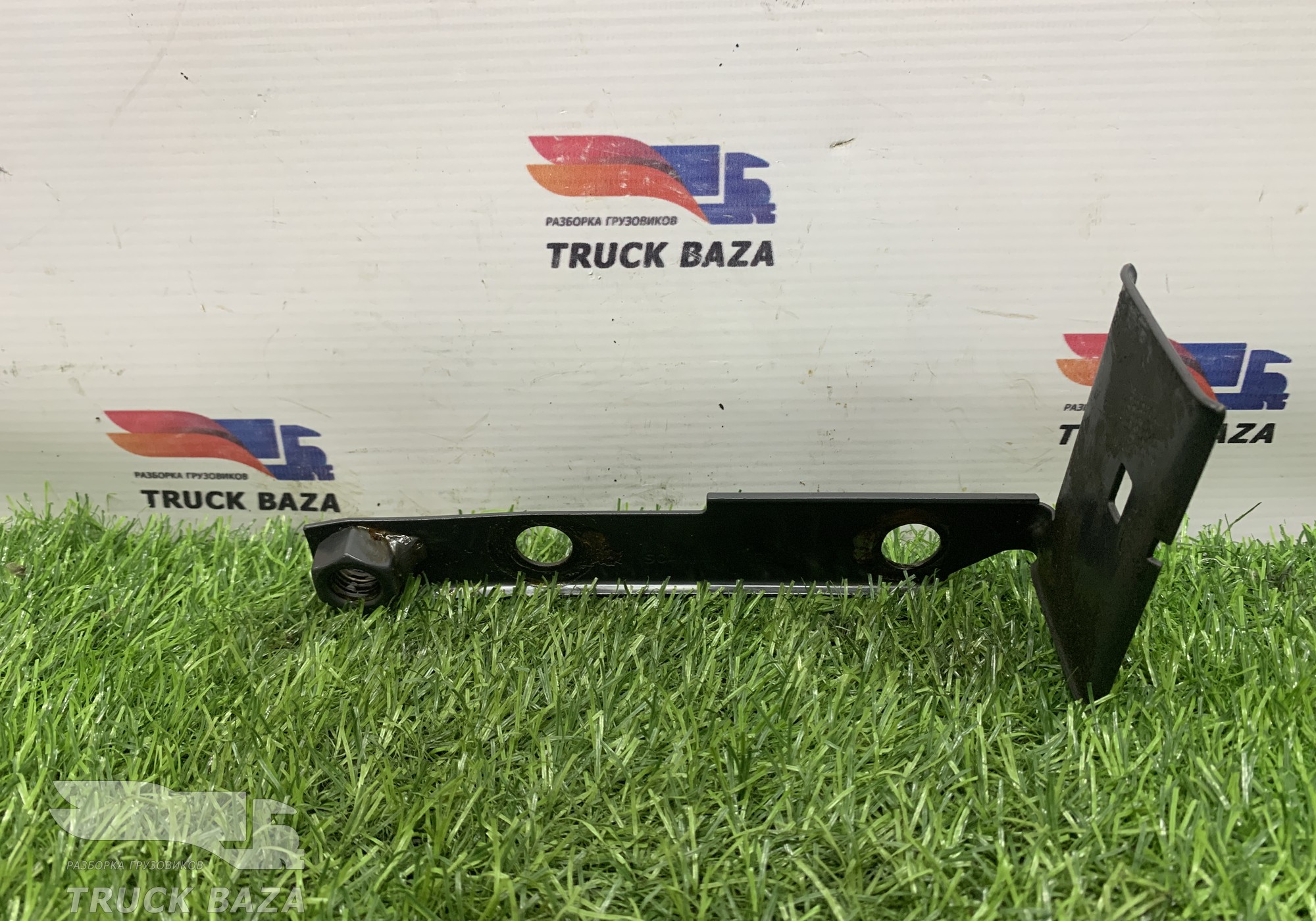 1880666 Кронштейн бака Adblue