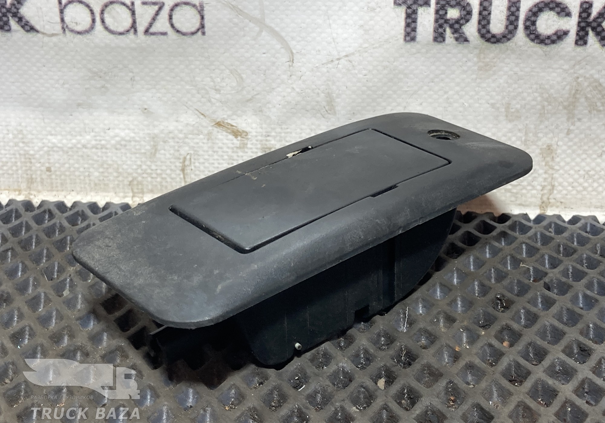 9607550261 Ручка бардачка