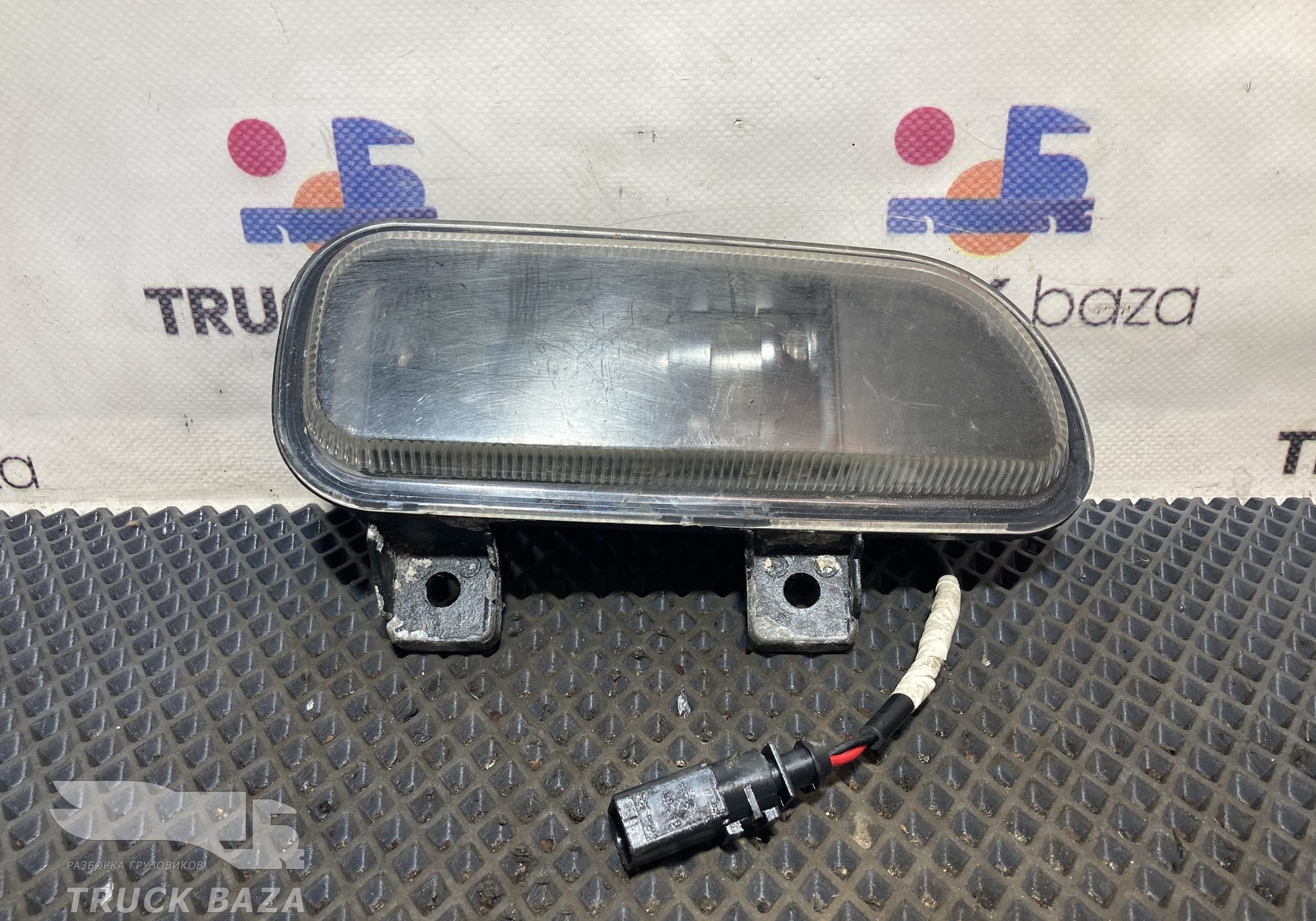 A9408200156 Фара противотуманная правая