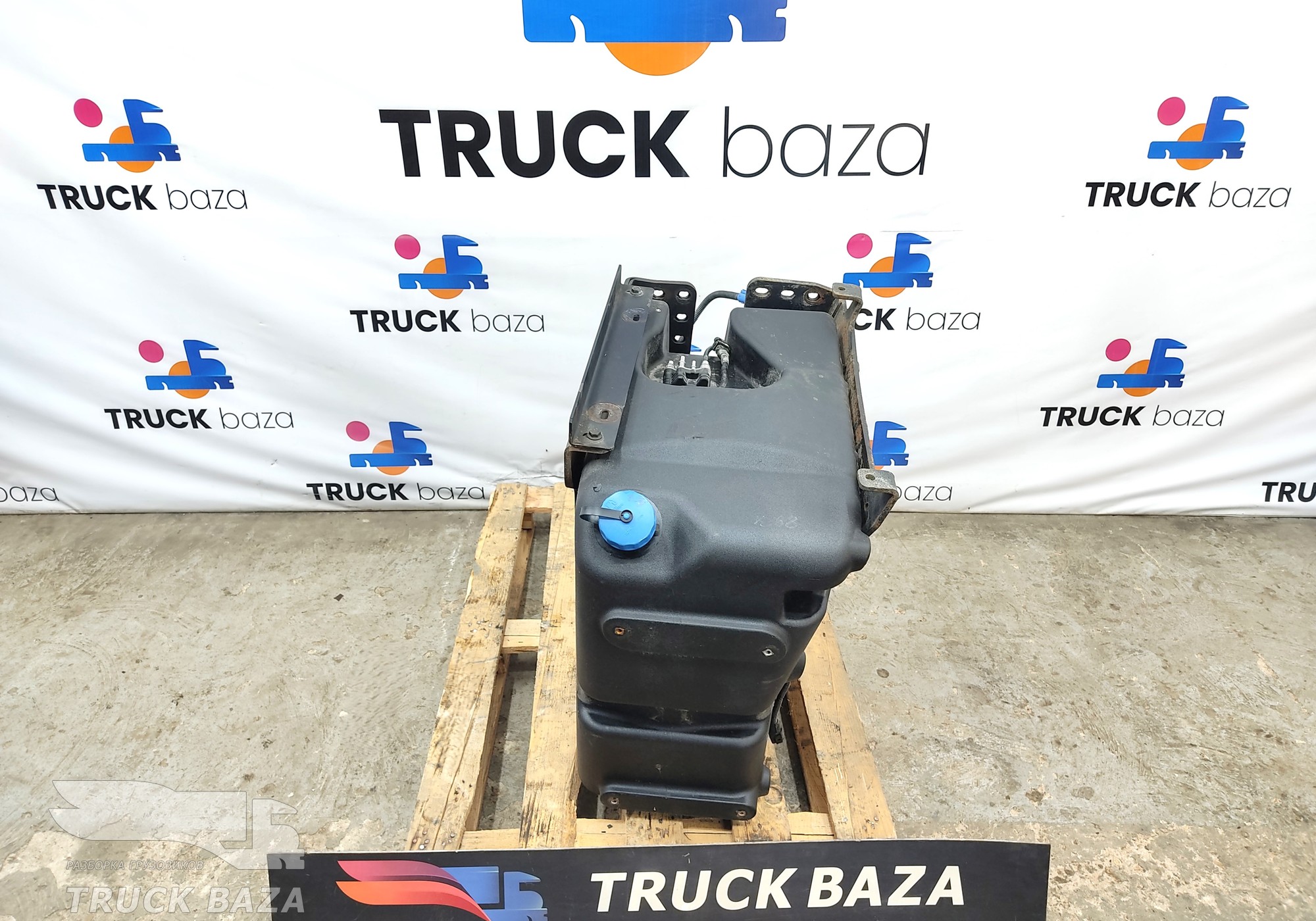 45104120810200 Бак AdBlue в сборе для КАМАЗ 54901
