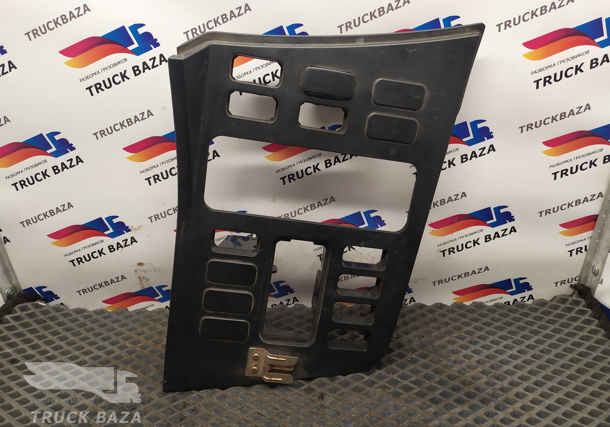 9406802107 Накладка декоративная для Mercedes-Benz Axor