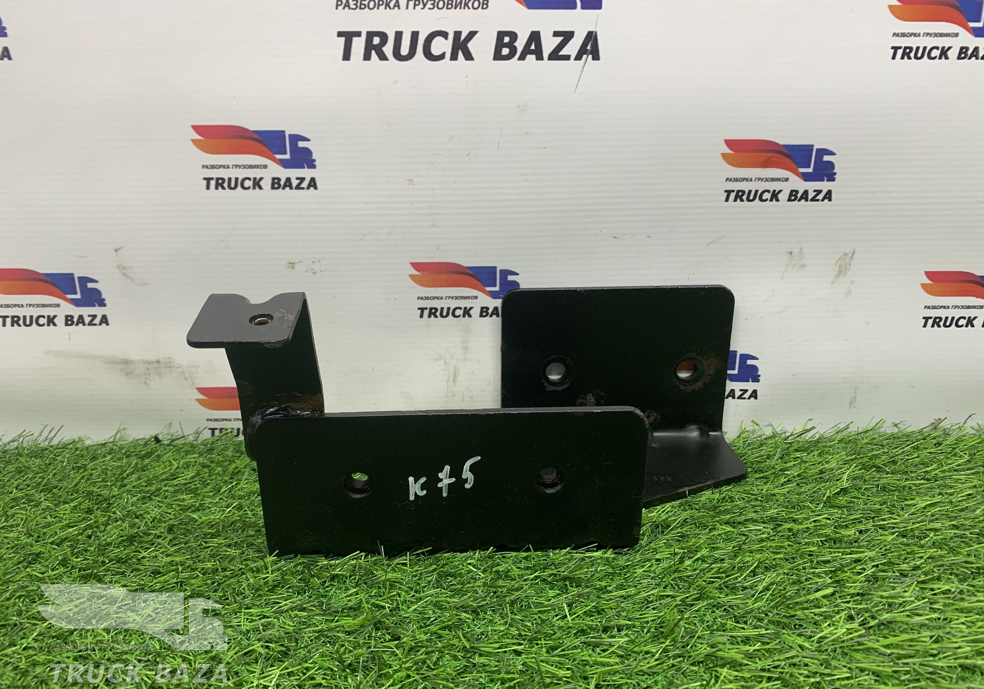 549018416322 Кронштейн бампера правый для КАМАЗ 54901