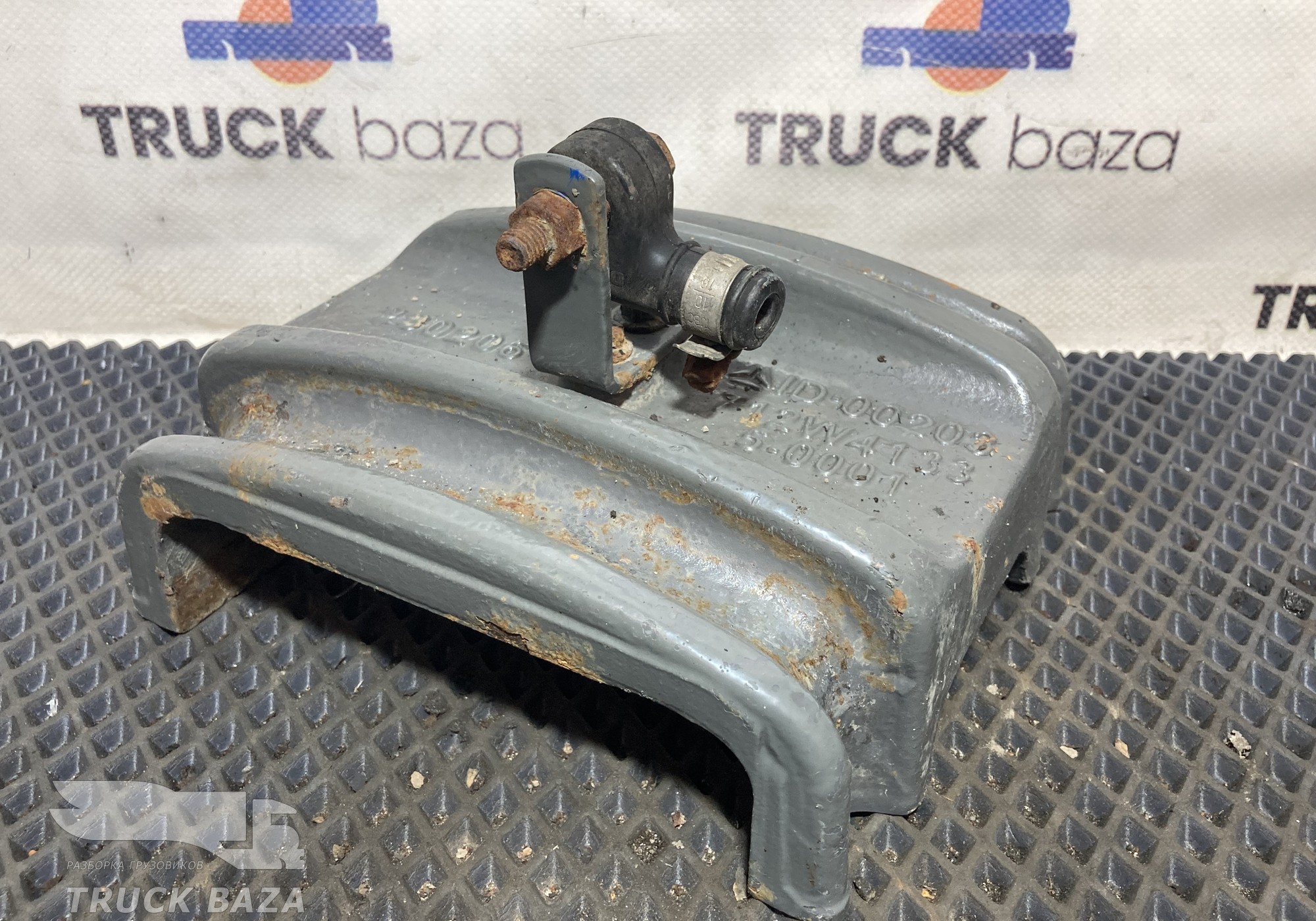 712W413350001 Проставка стремянки рессор для Sinotruk Sitrak C7H