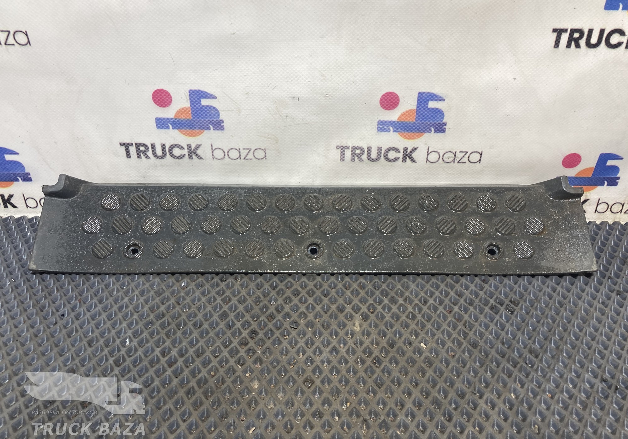 A9736840121 Накладка порога правая