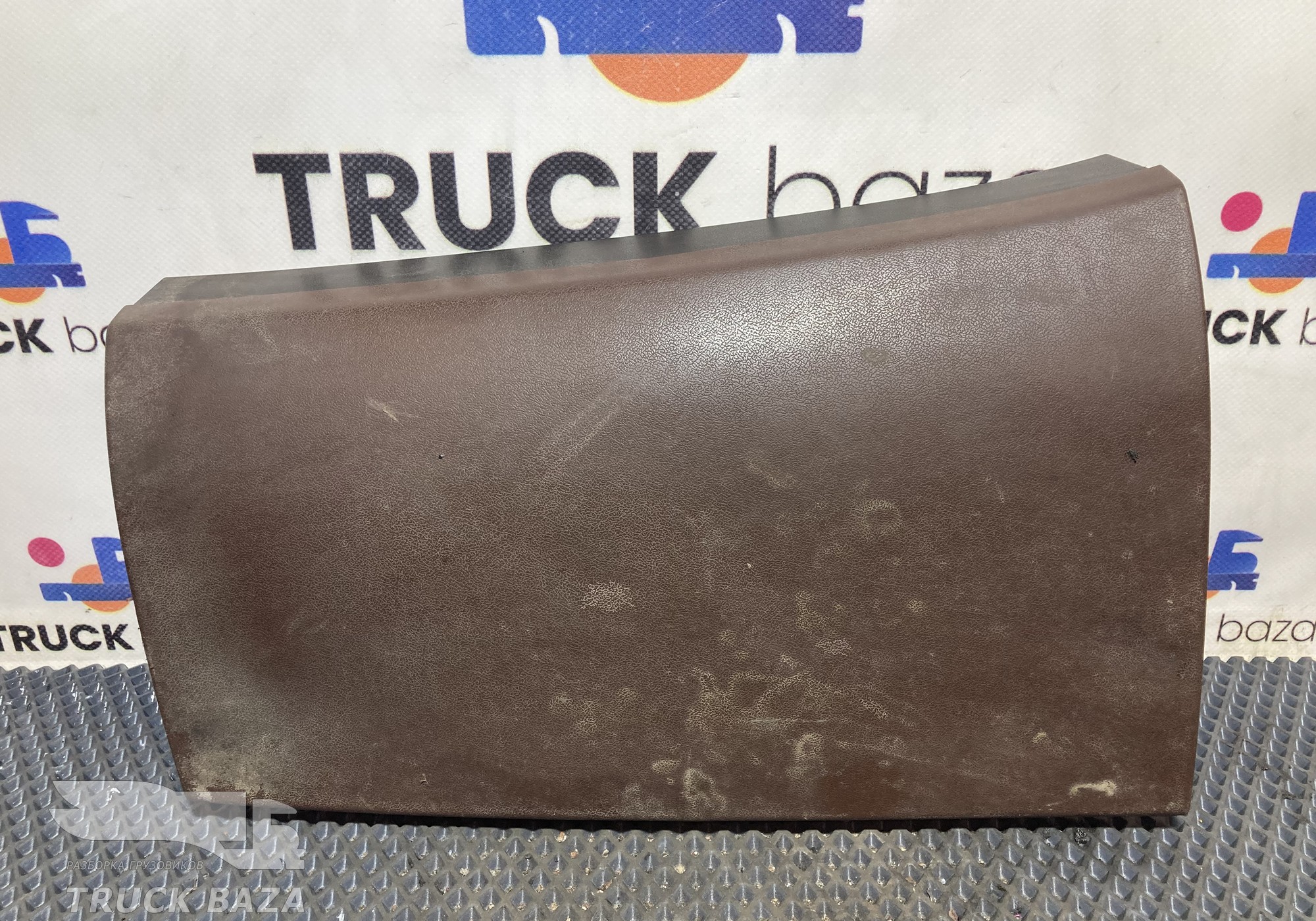 549015325116 Крышка вещевого ящика