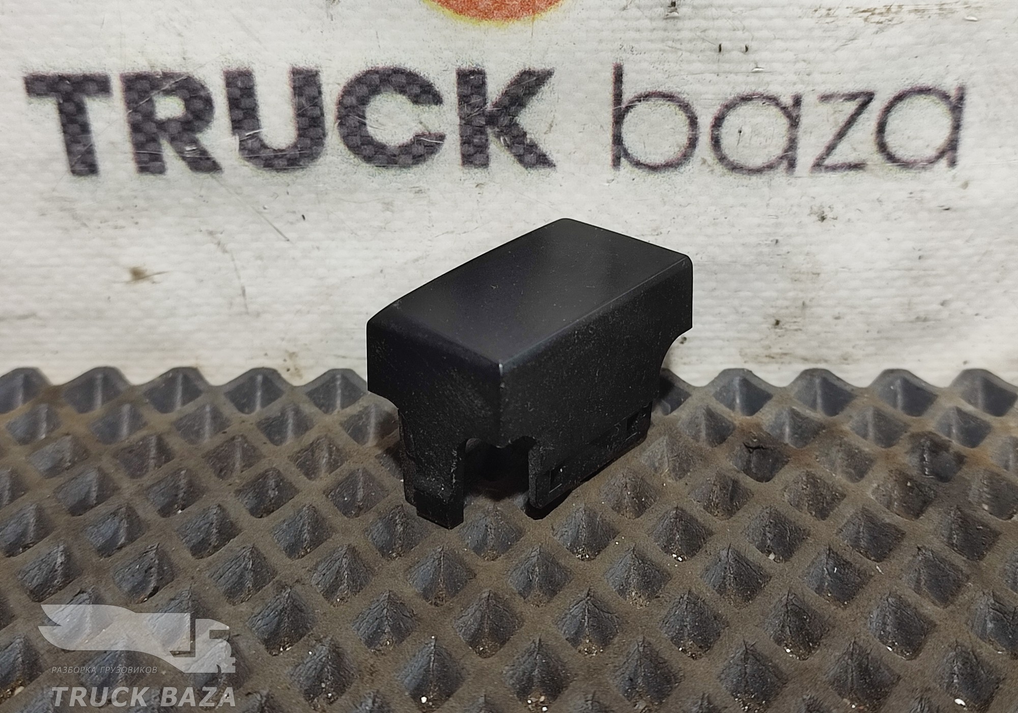 82257719 Заглушка кнопки для Renault T (с 2013)