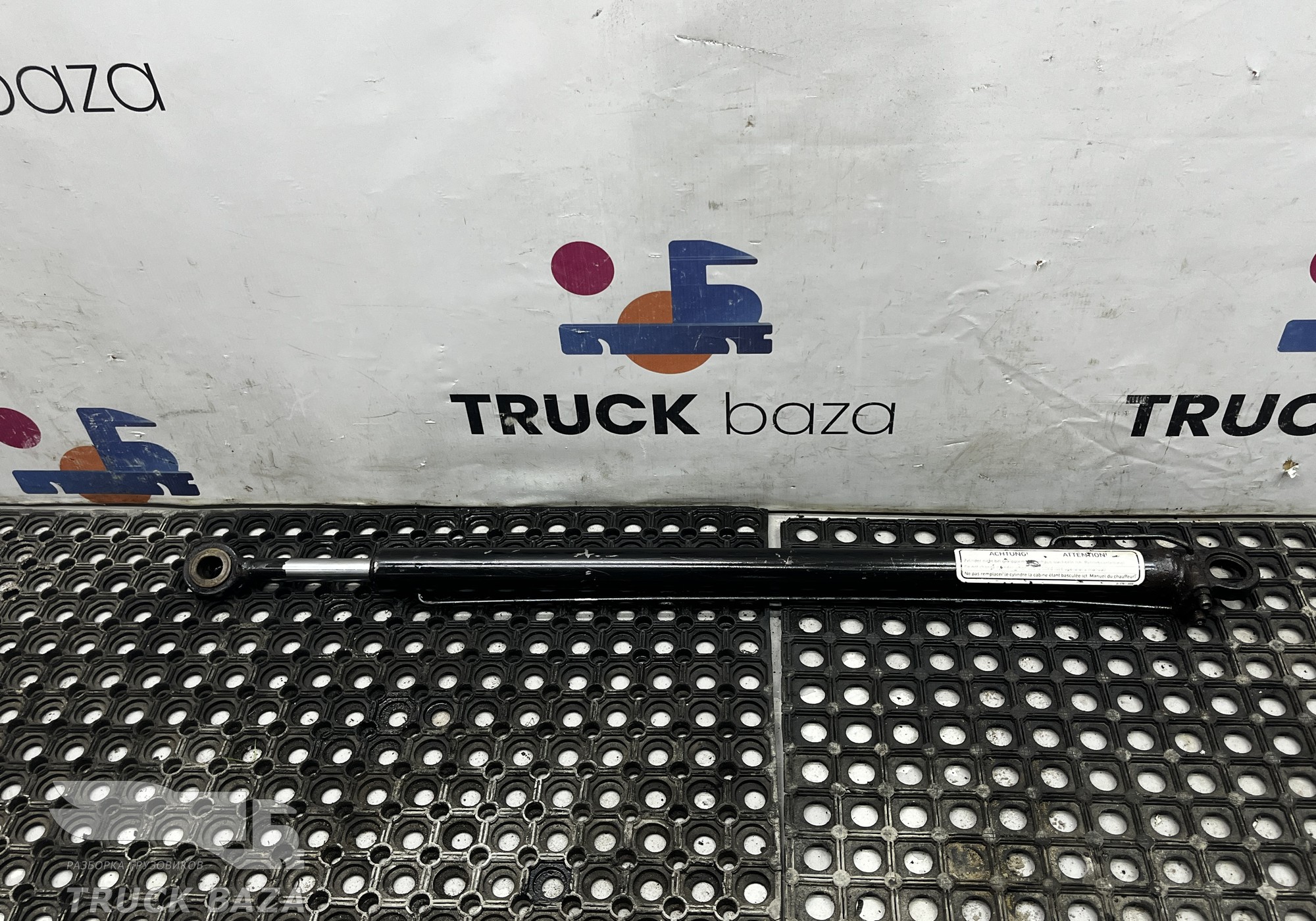 81978110008 Цилиндр подъема кабины для Man TGX I (с 2007)