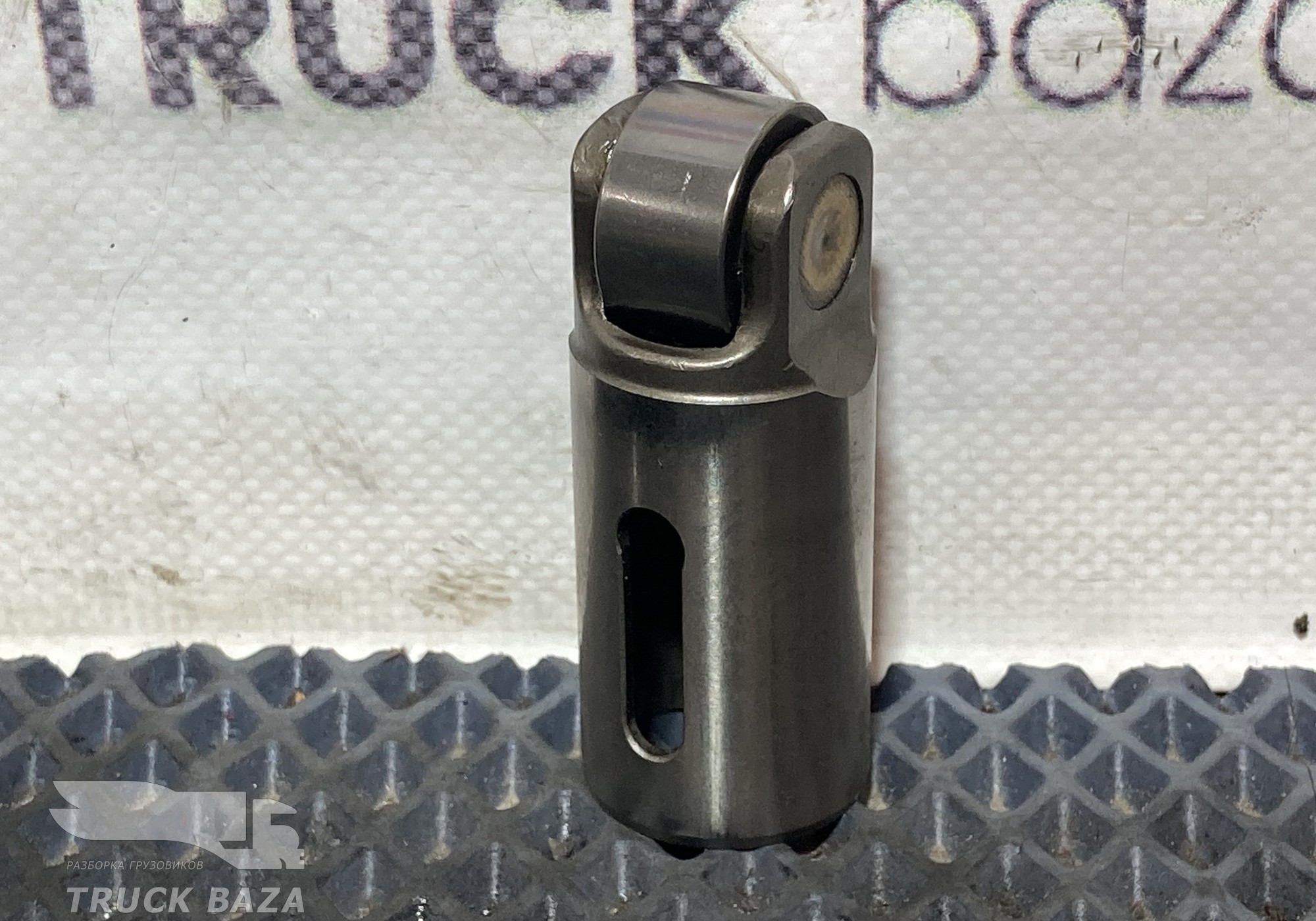 1645642 Толкатель впускного клапана