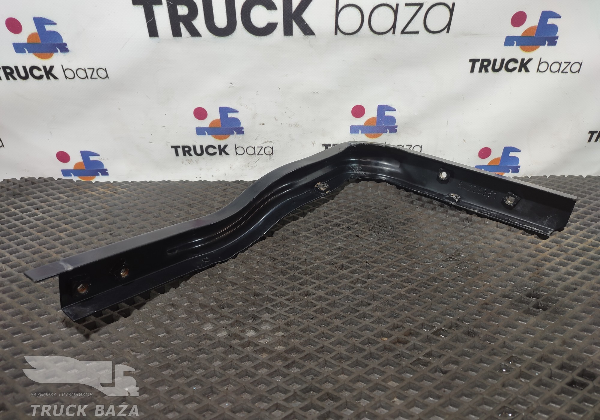 84228551 Кронштейн продолжения крыла левого для Volvo FH 4 (с 2012)