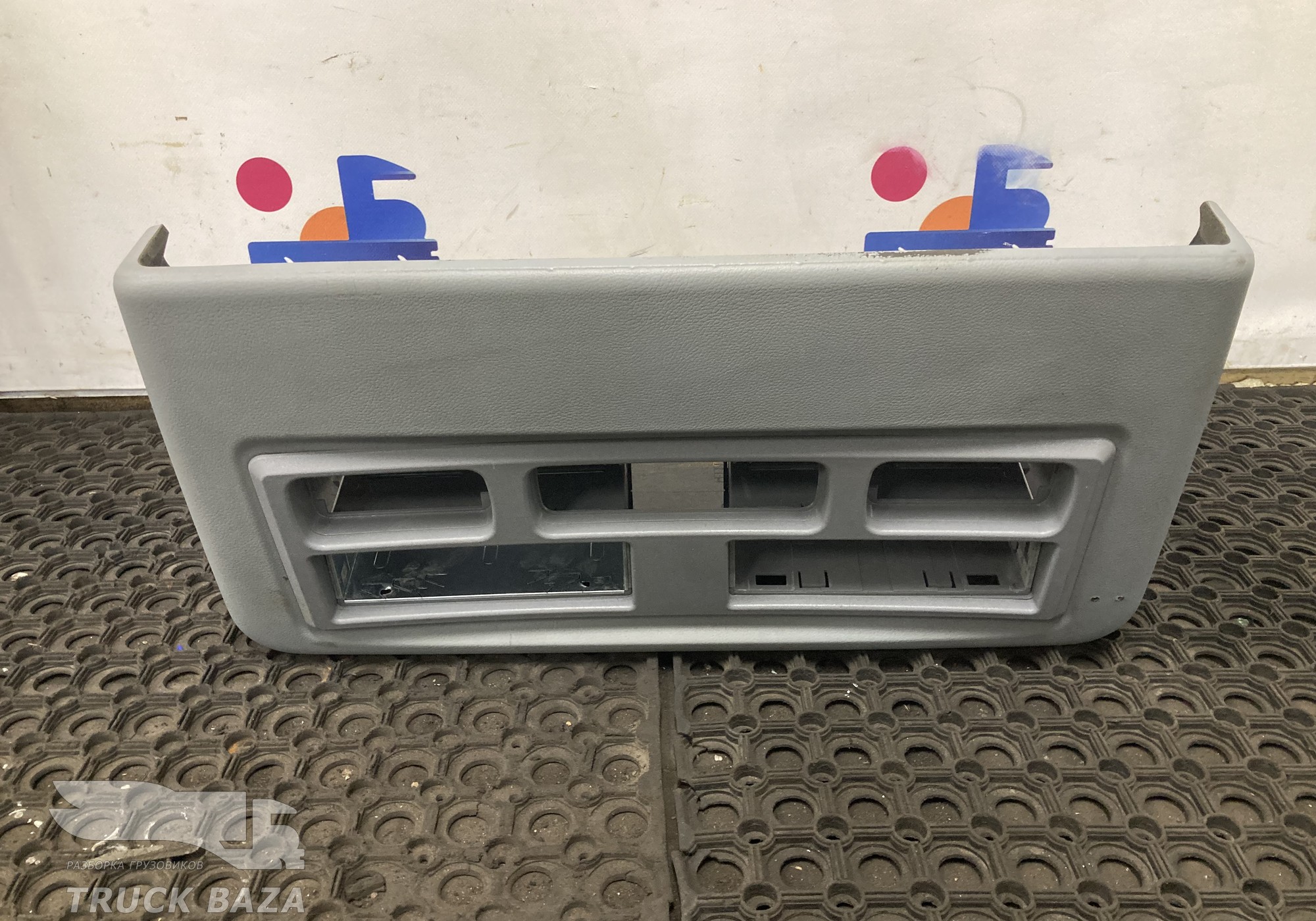 9408400506 Левая часть верхней консоли для КАМАЗ 5490 (с 2013)