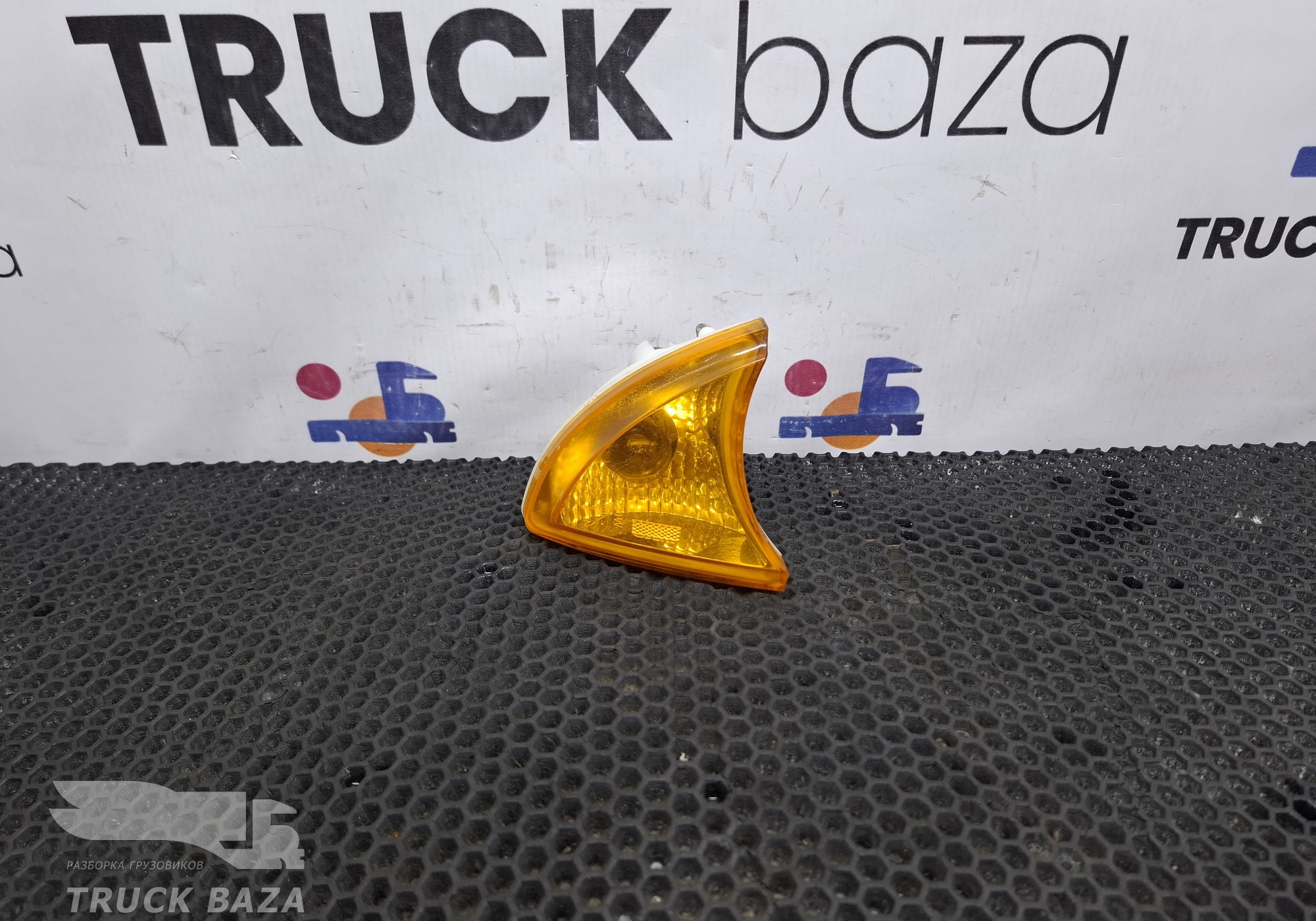504187902 Указатель поворота левый для Iveco
