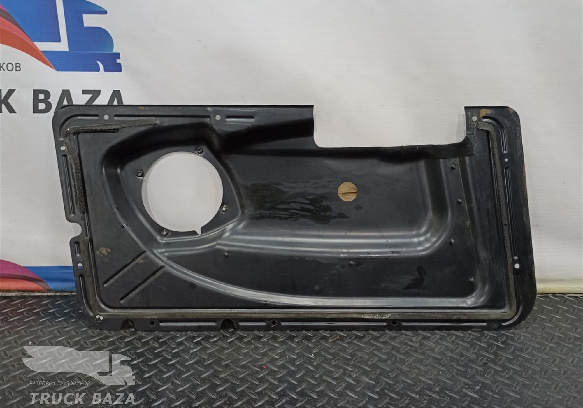 20391513 Кронштейн стеклоподъемника правый для Volvo FM