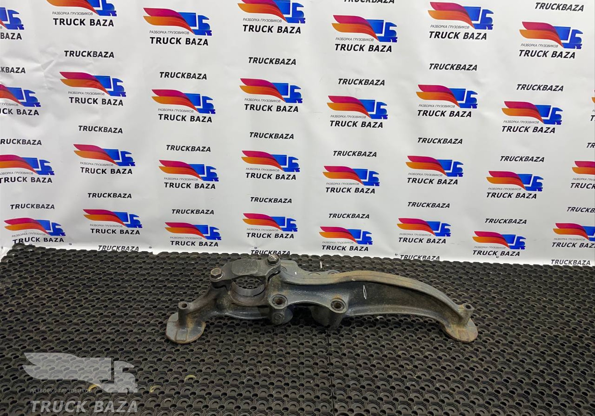 1896602 Кронштейн пневморессоры правый для Daf XF106 (с 2012)