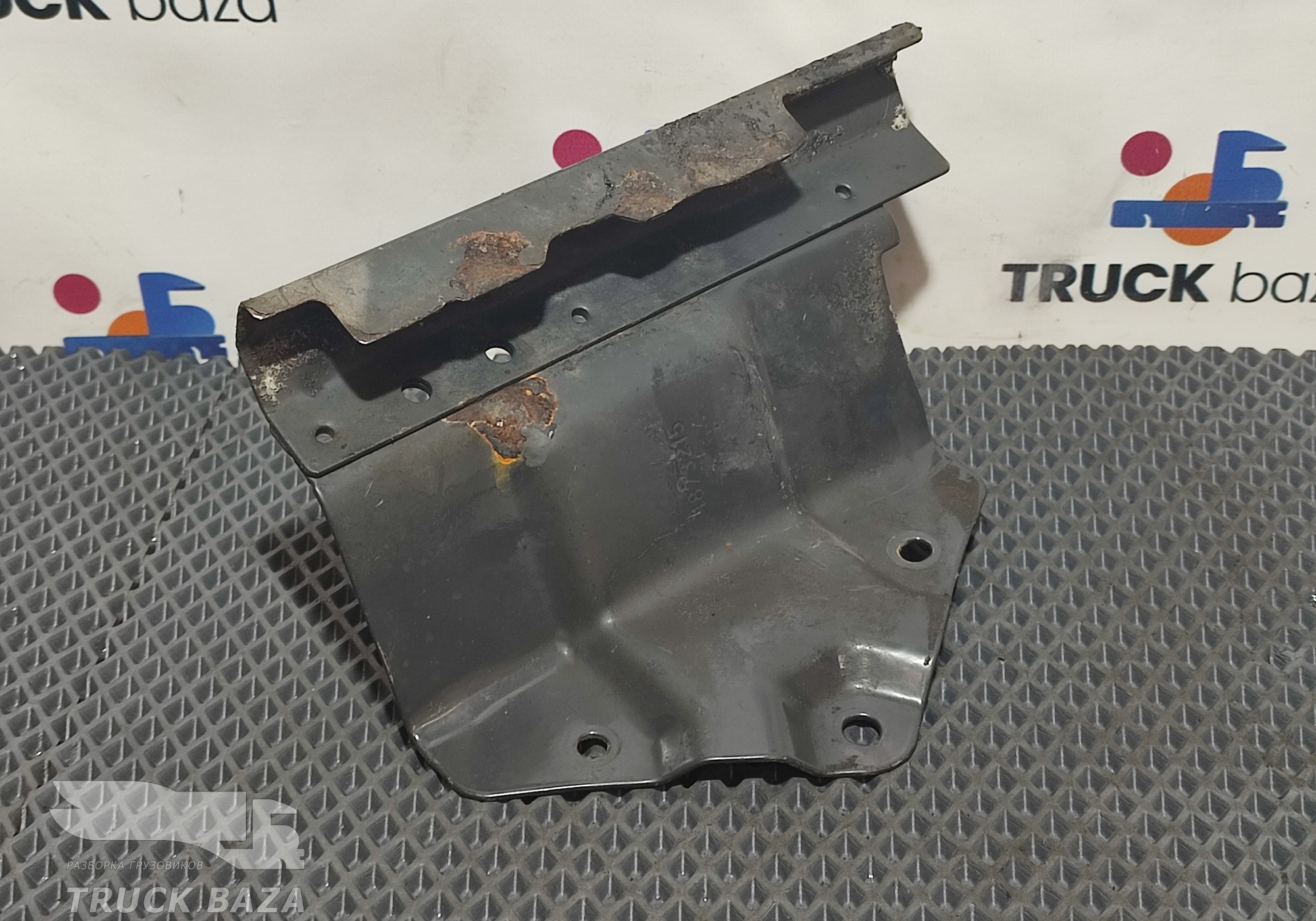 1873215 Кронштейн бампера переднего левый для Scania 5-series T (с 2004 по 2016)