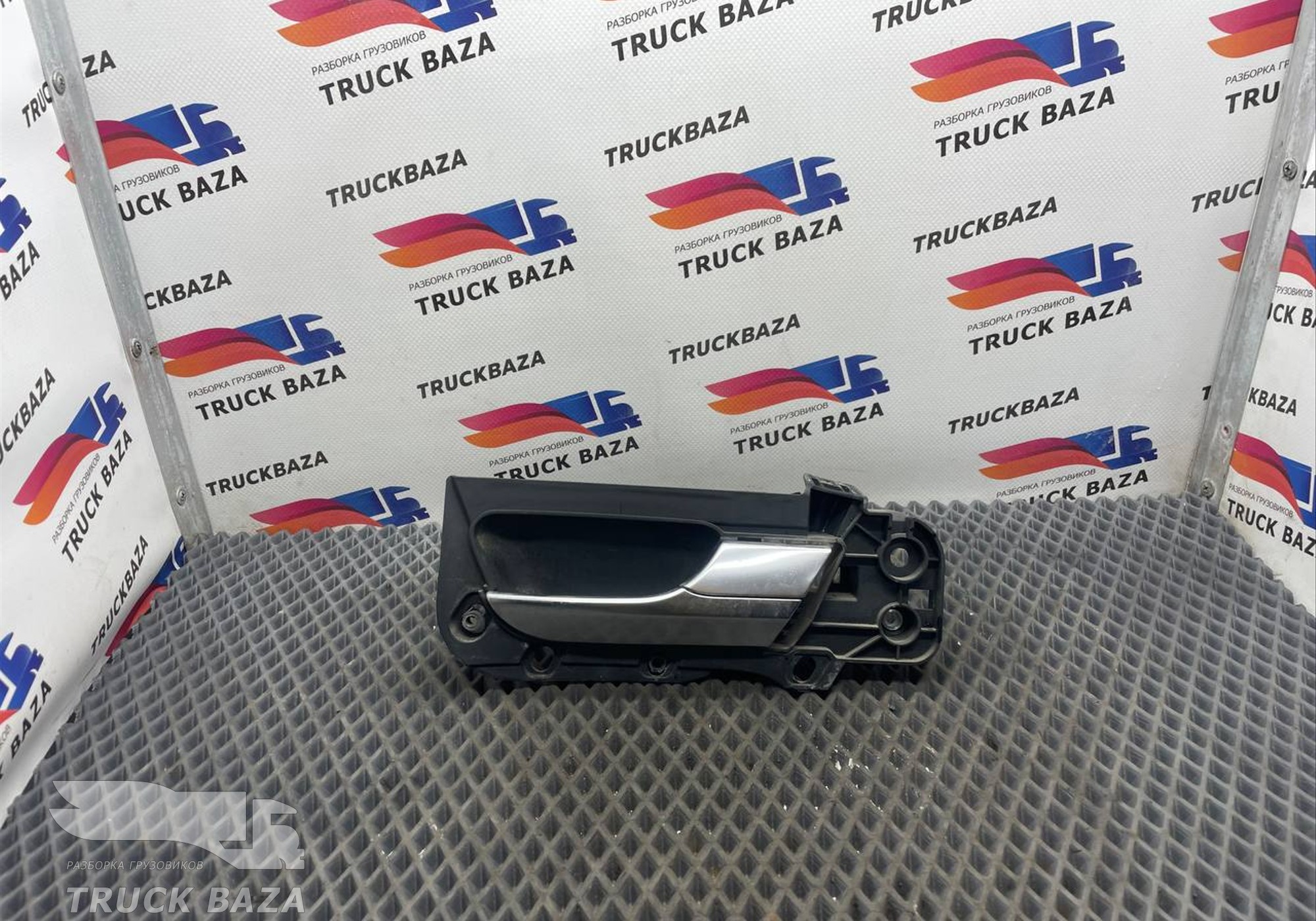 81626415010 Ручка двери внутренняя правая для Man TGX II (с 2012)
