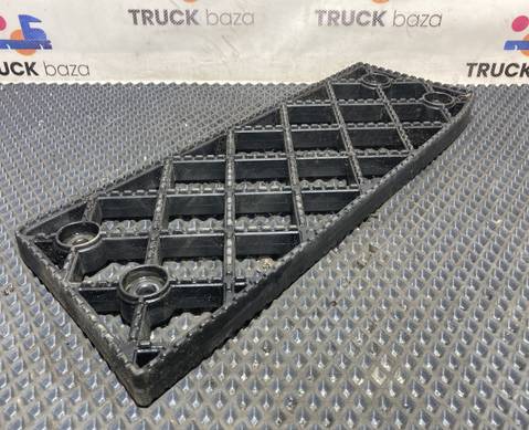 549018405037 Площадка подножки для КАМАЗ 54901