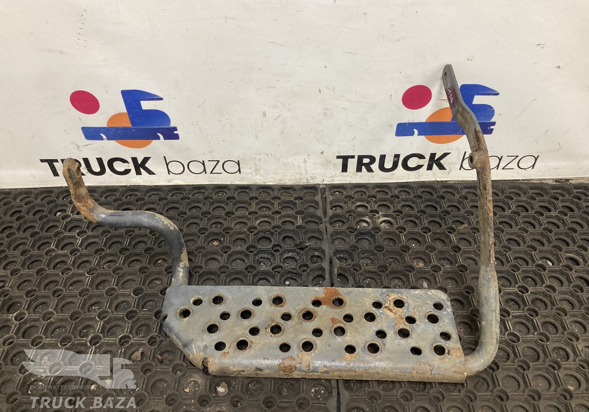 1490173 Подножка АКБ для Scania 4-series