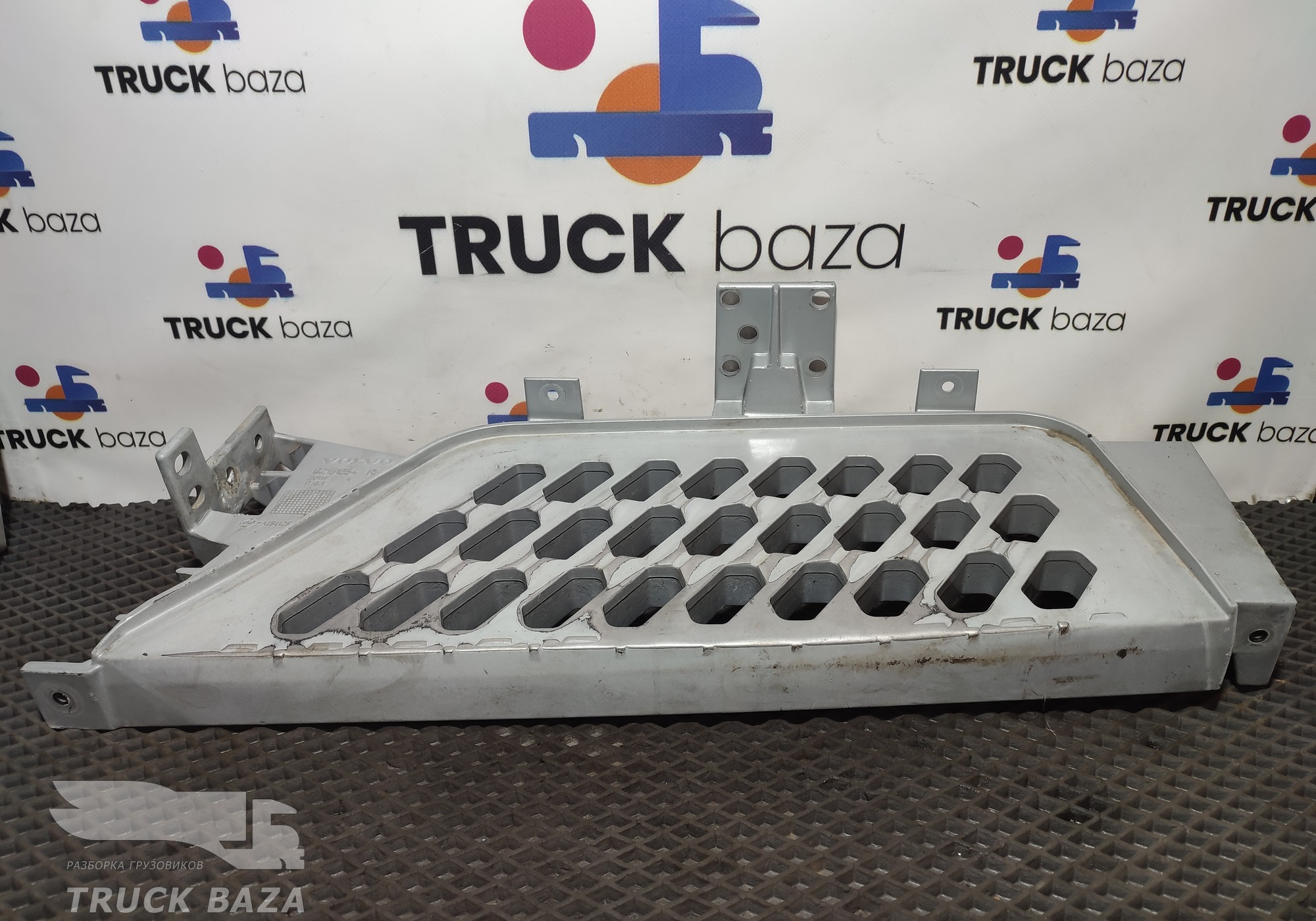 82151654 Подножка кабины правая для Volvo FH 4 (с 2012)