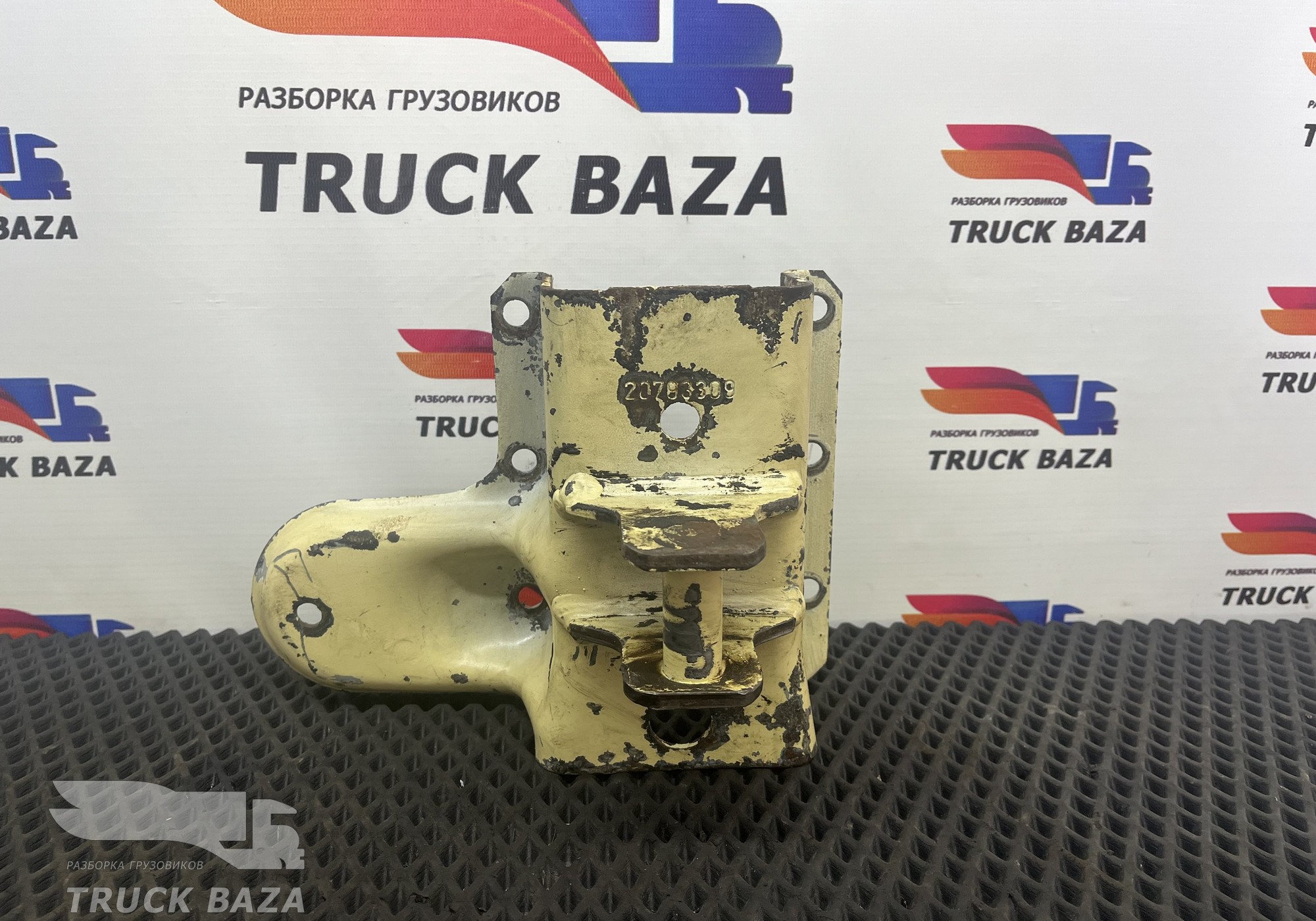 21536379 Кронштейн замка кабины левый для Volvo FH 1 (с 1993 по 2002)