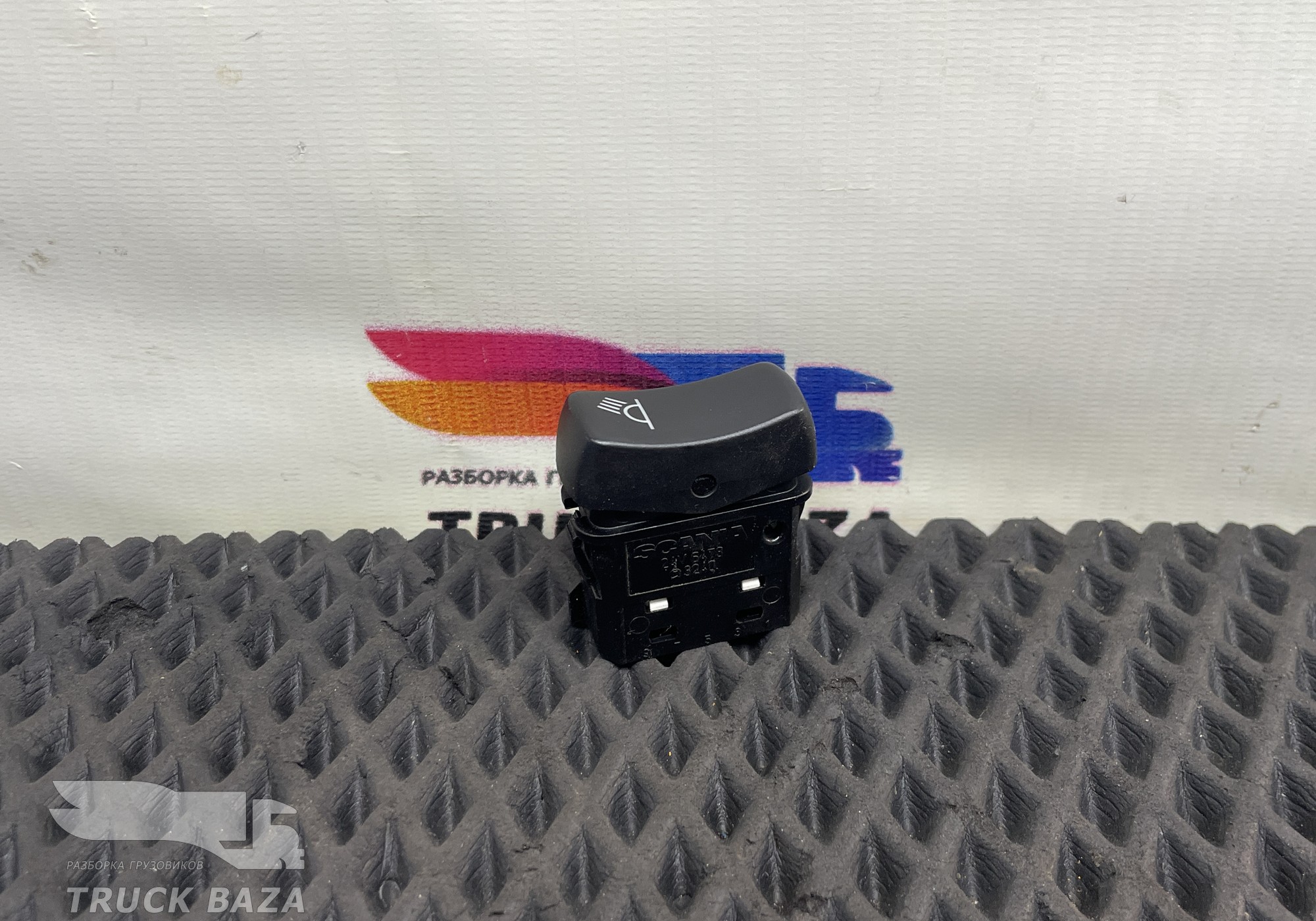 1421860 Кнопка плафона для чтения