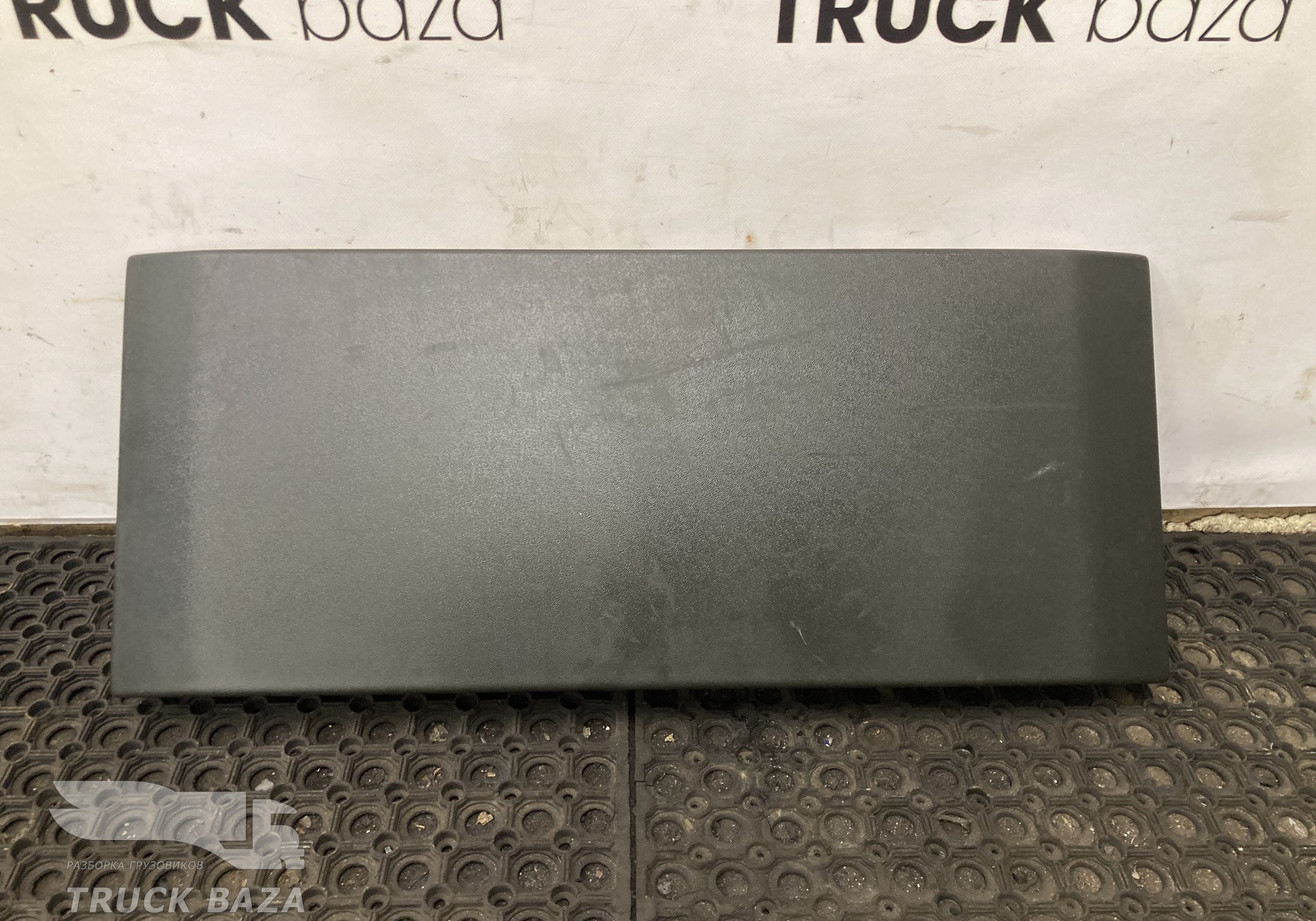 82407434 Крышка нижнего ящика для Volvo FH 4 (с 2012)