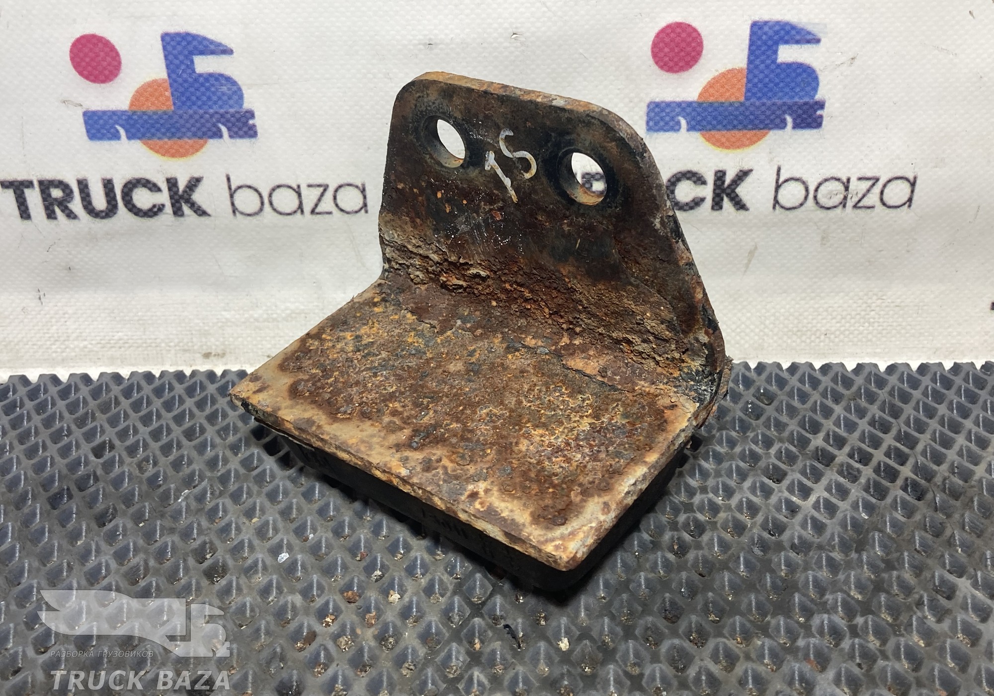 1370142 Отбойник задней рессоры