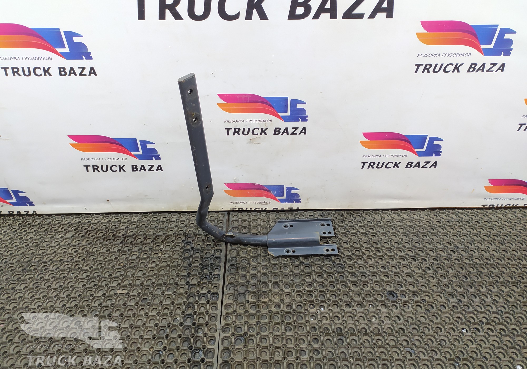 41272556 Кронштейн крыла переднего верхний