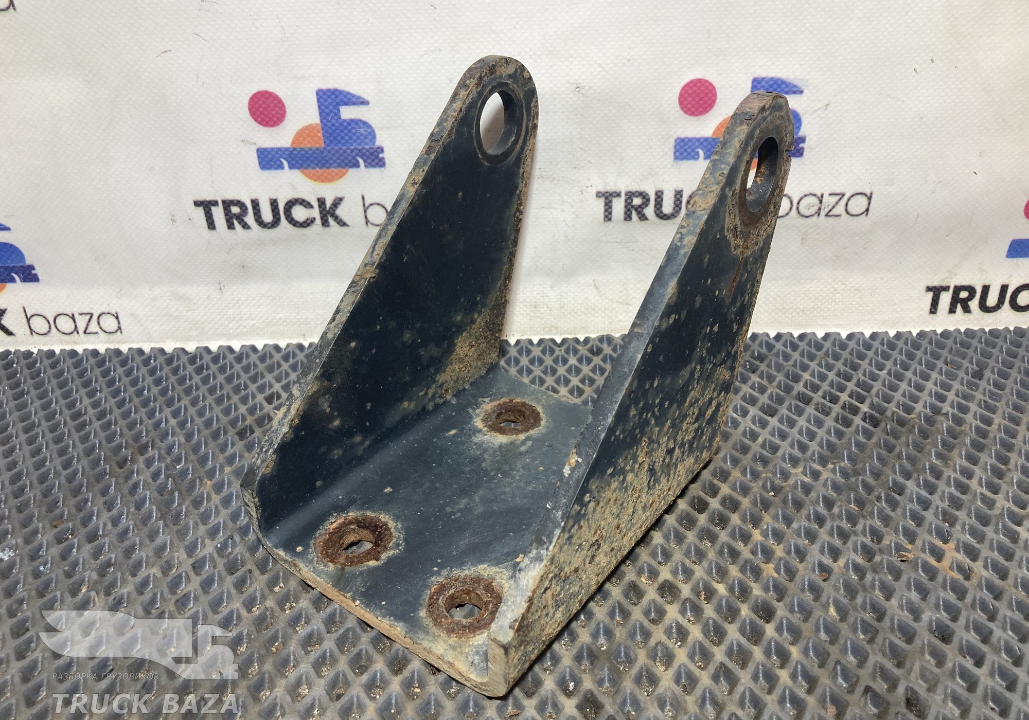 Кронштейн для КАМАЗ 5490 (с 2013)