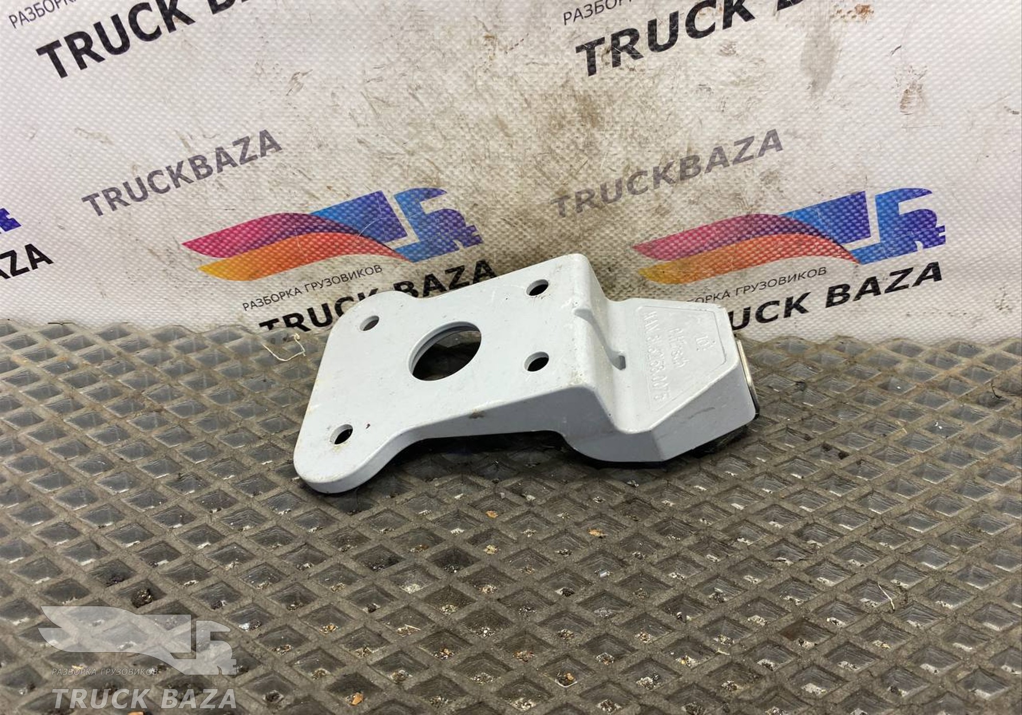 81621580075 Кронштейн спальника для Man TGA
