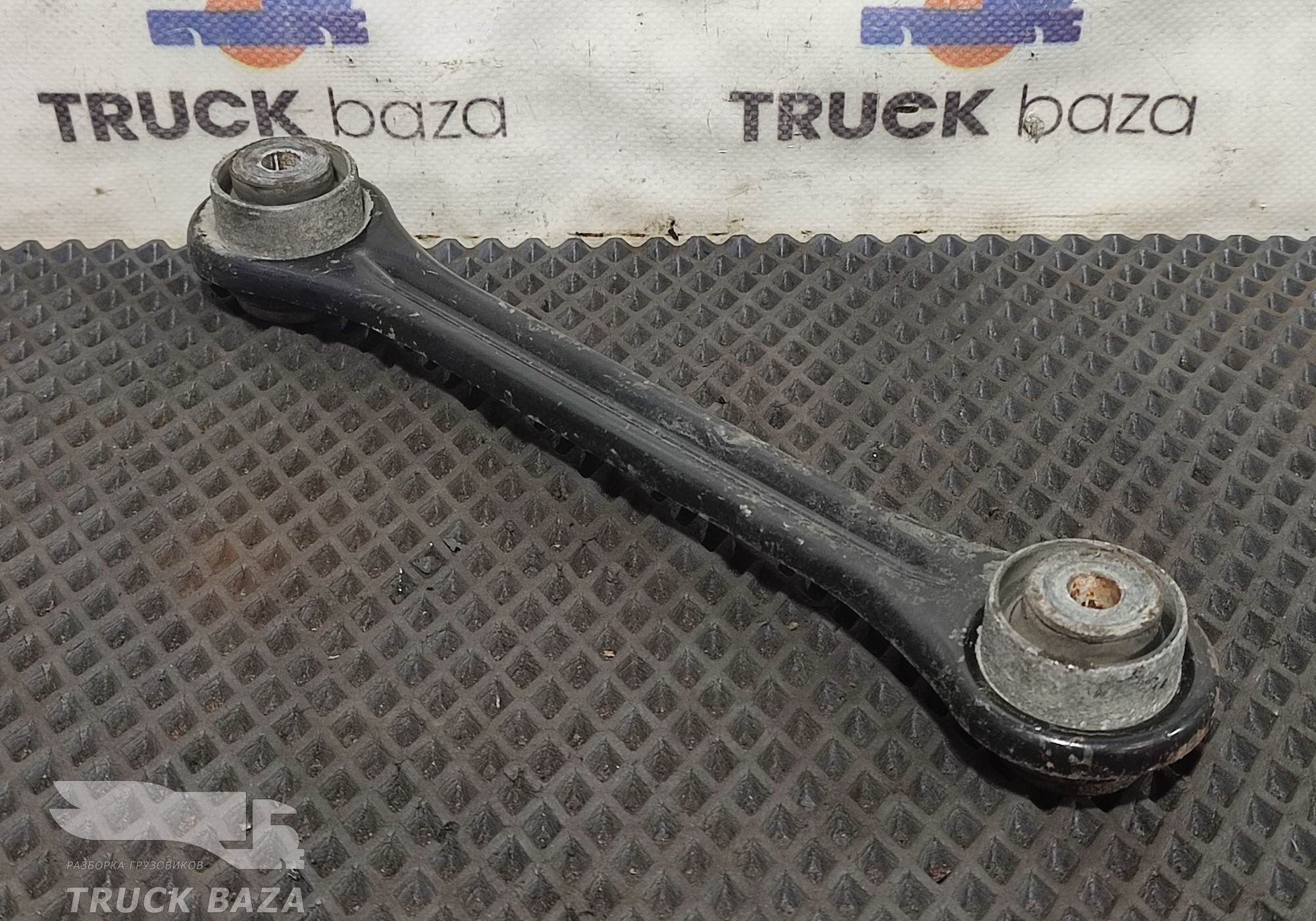 1692718 Тяга интеркулера