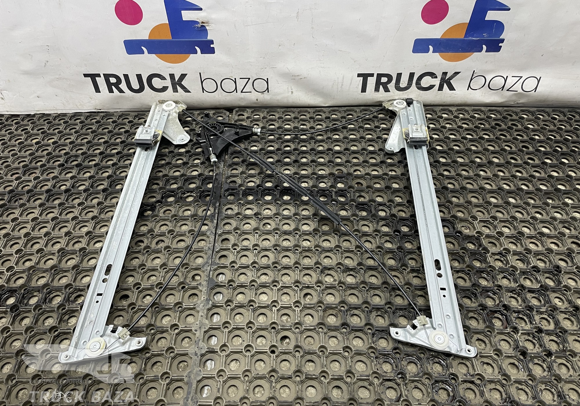 A9607201346 Стеклоподъемник левый