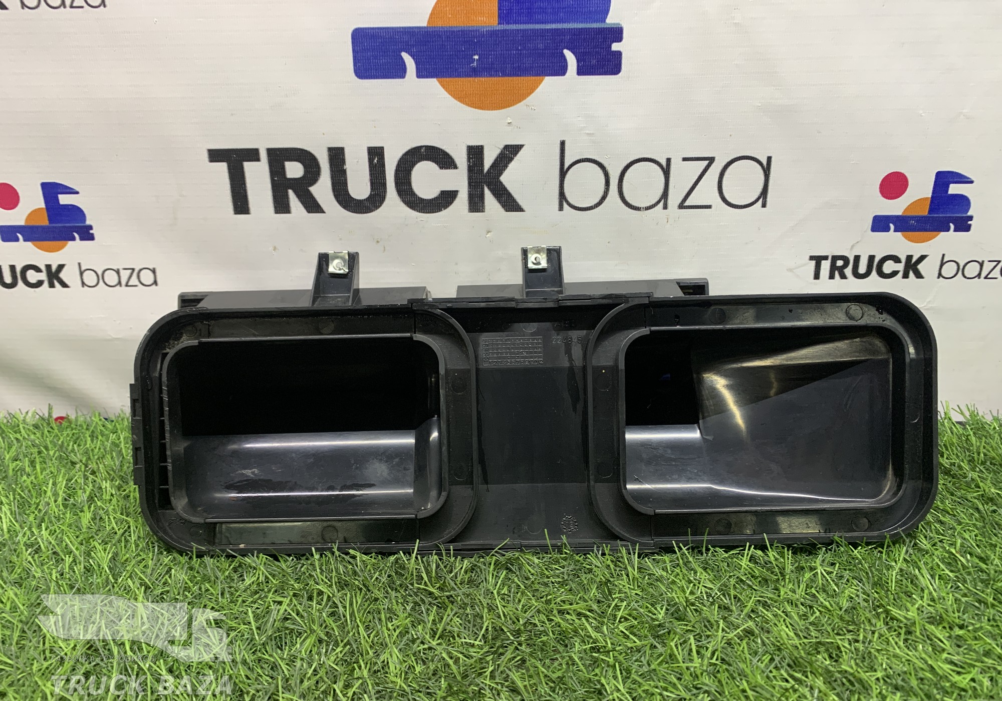 1308807 Дефлектор воздушный