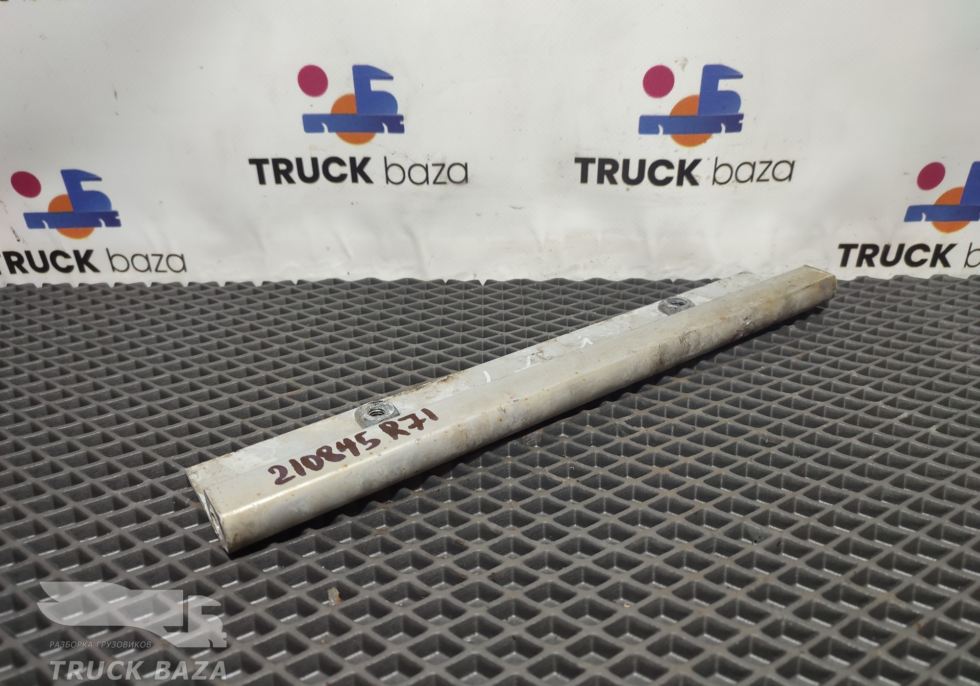 21167575 Кронштейн бака AdBlue для Volvo
