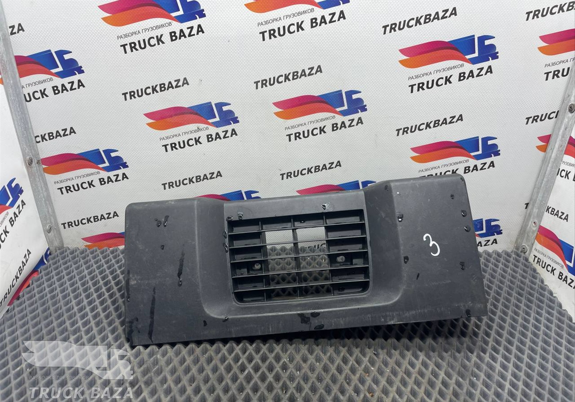 1848345 Накладка декоративная правая для Daf XF105 (с 2005)