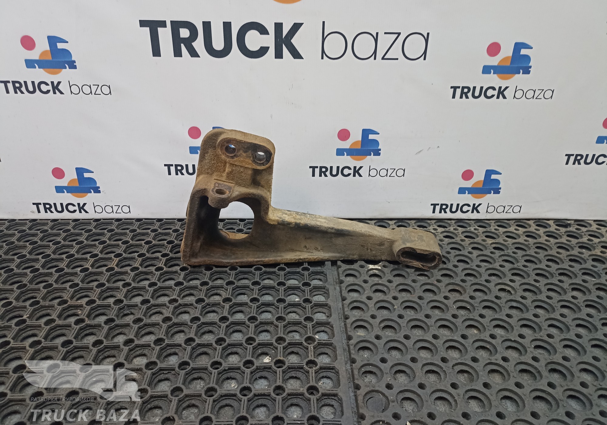 9408915120 Кронштейн торсиона кабины левый для Mercedes-Benz Axor II (с 2004 по 2010)