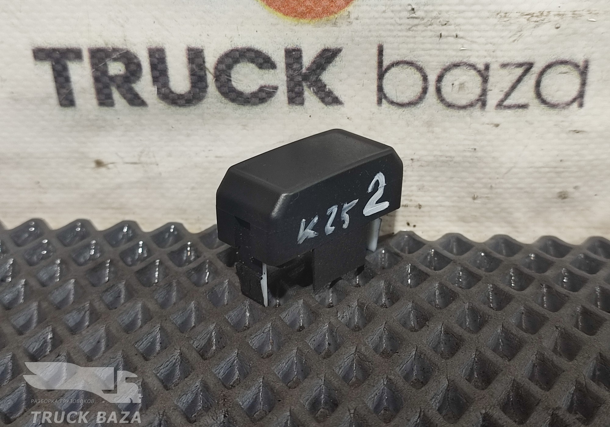 Заглушка кнопки для КАМАЗ 54901