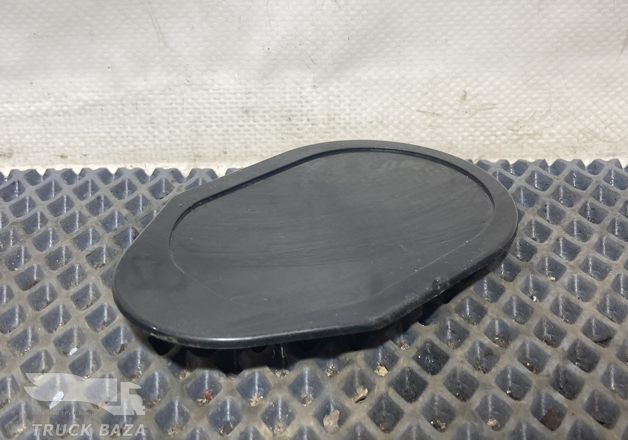 1443258 Крышка приборной панели